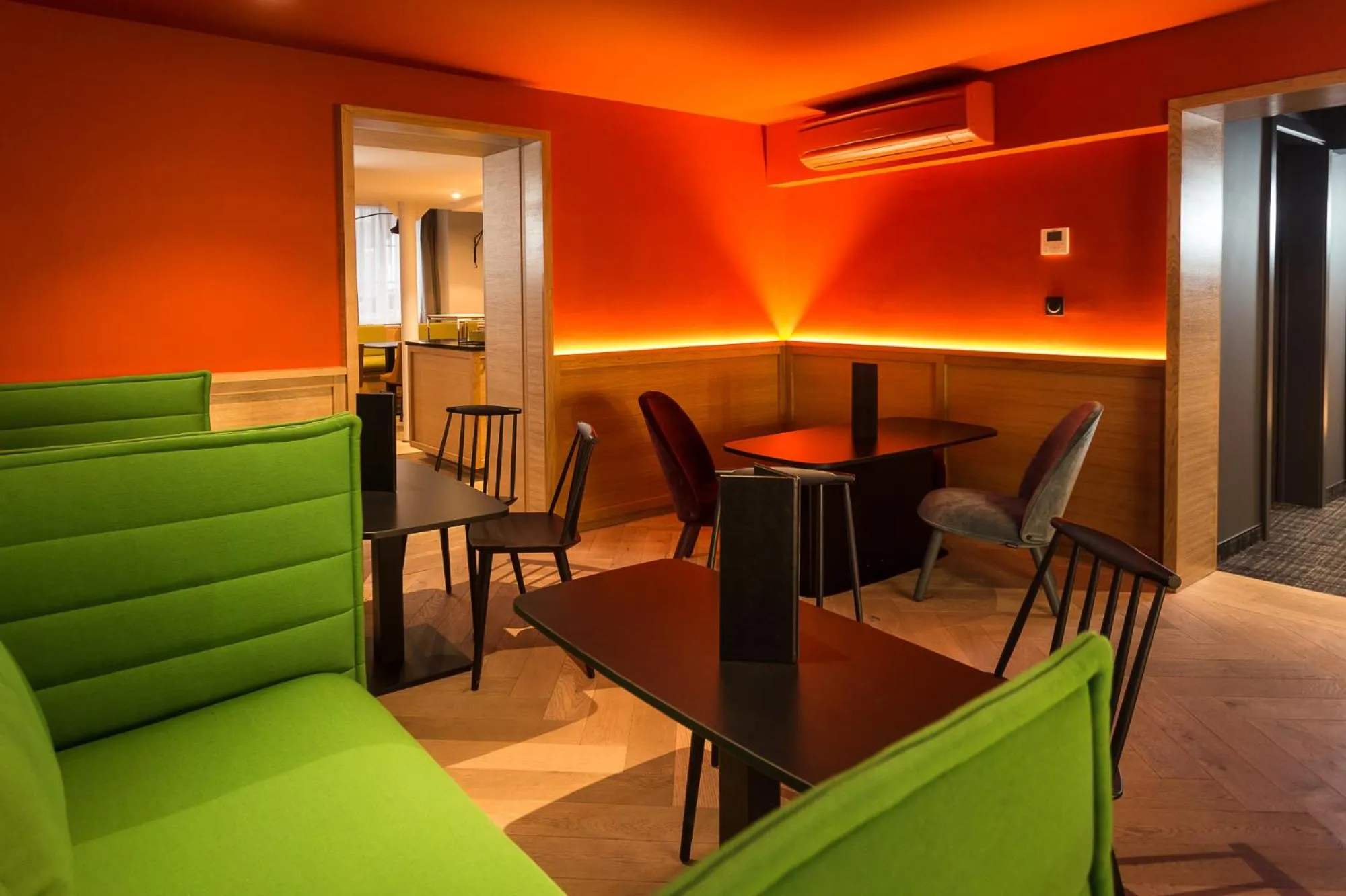 Lounge or bar in Hôtel Du Dragon