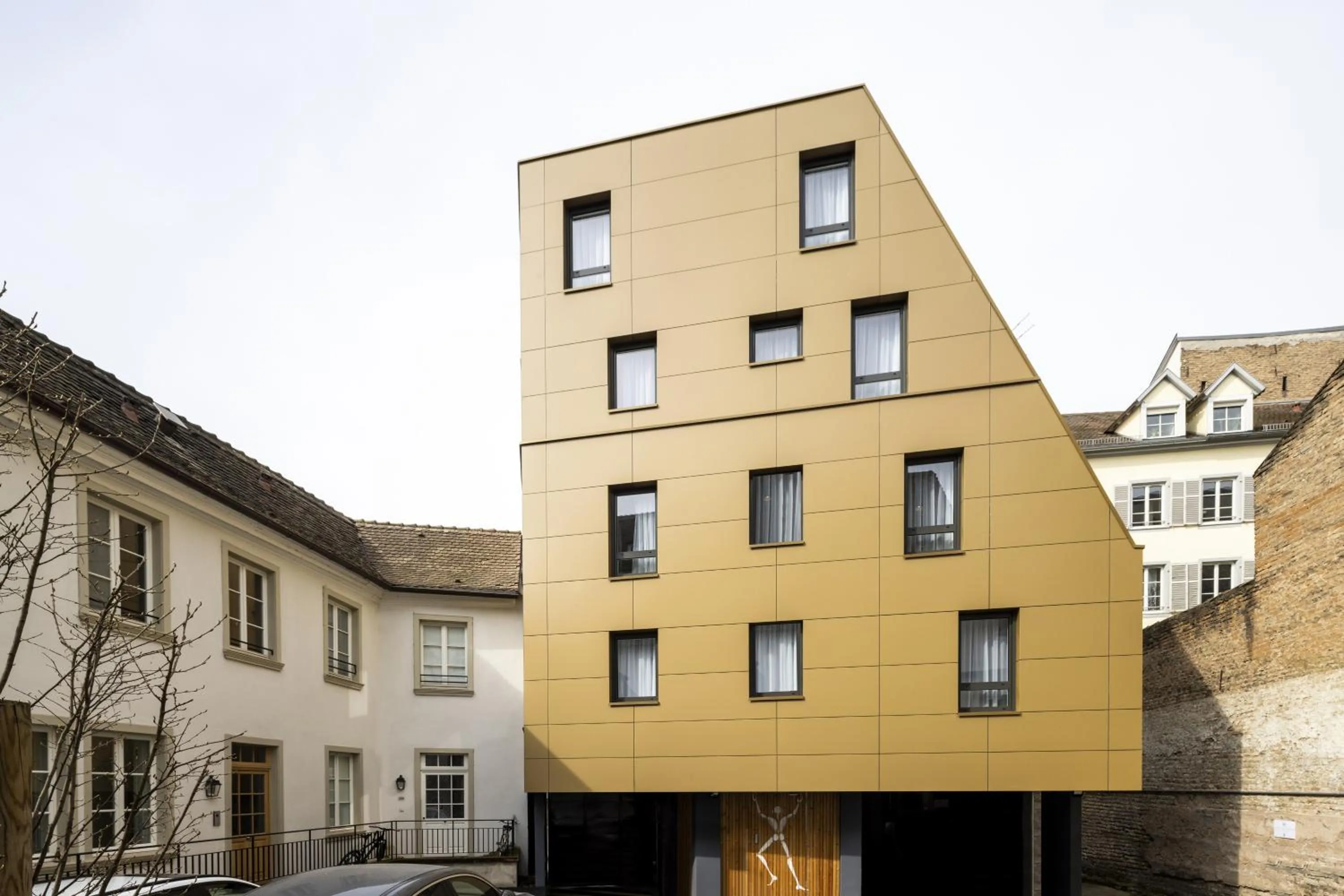 Facade/entrance in Hôtel Du Dragon