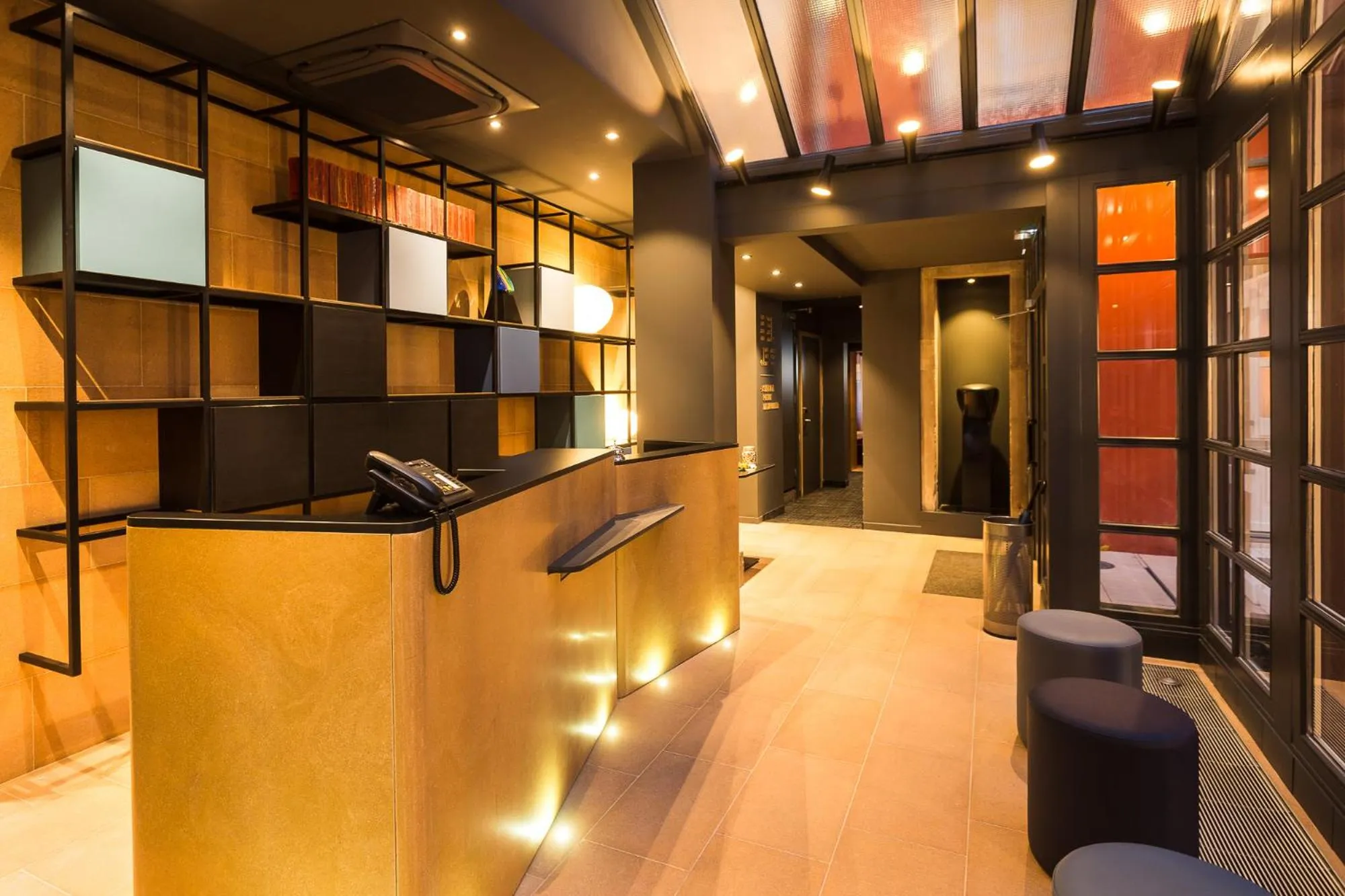 Lobby or reception in Hôtel Du Dragon