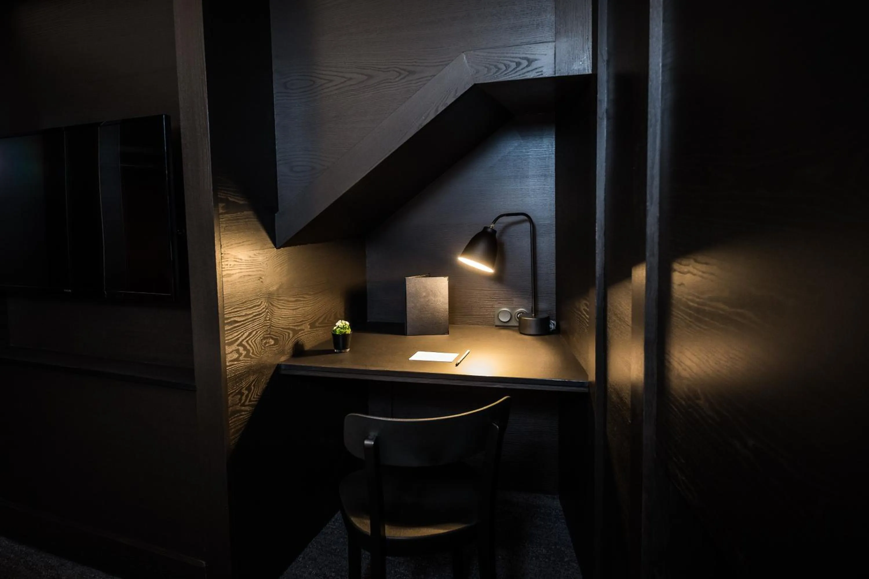 Decorative detail in Hôtel Du Dragon