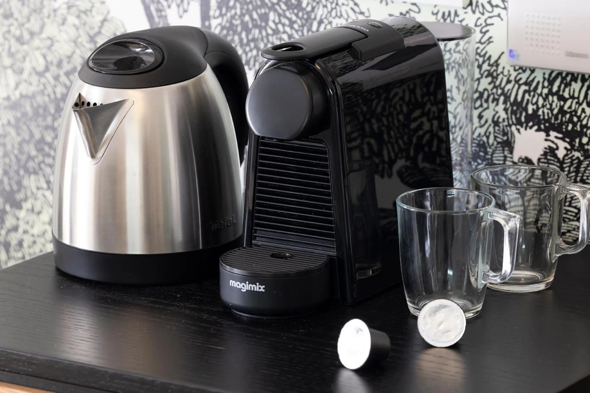 Coffee/tea facilities in Hôtel Du Dragon