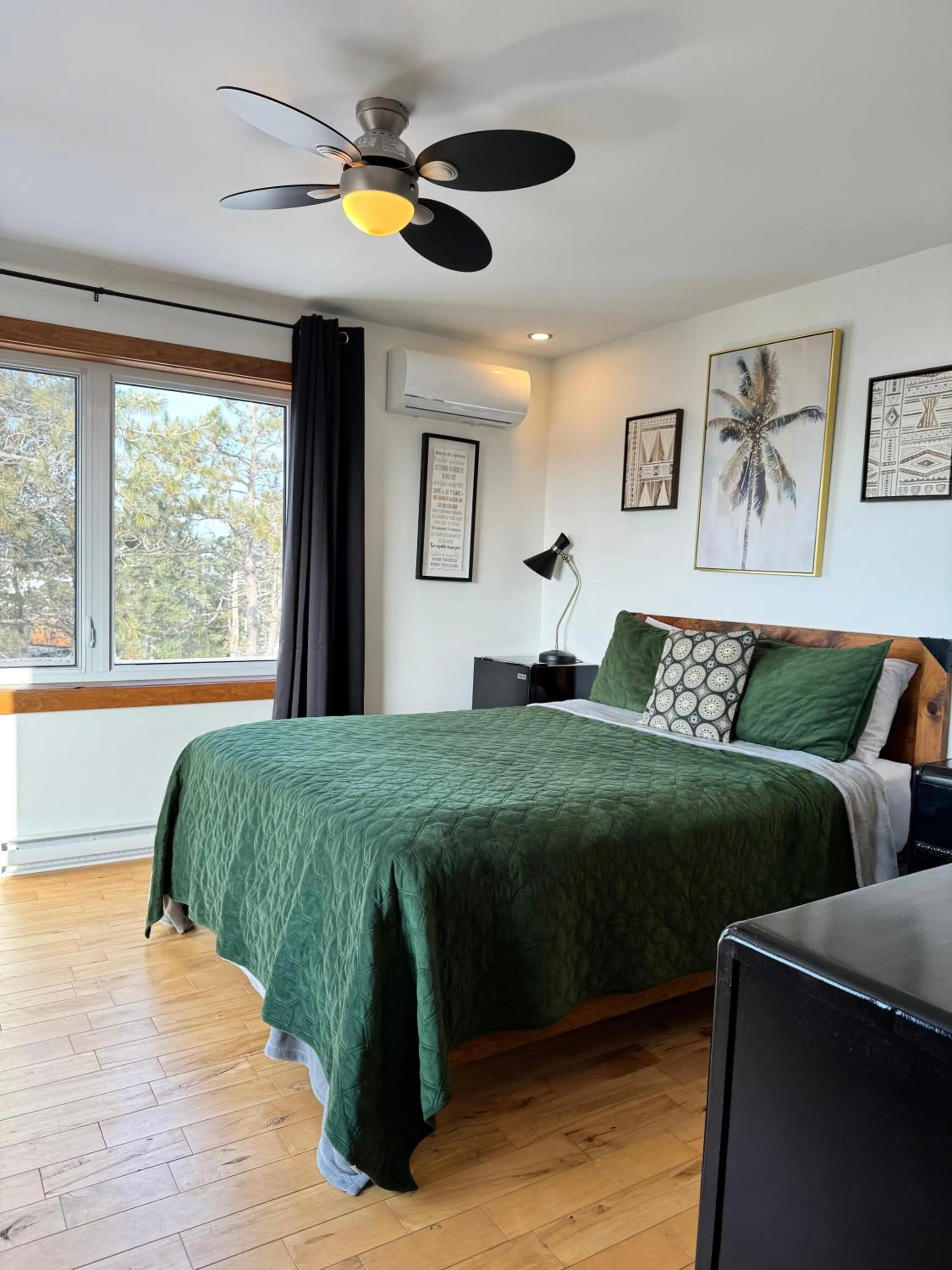 Bedroom, Bed in Gîte du Haut des Arbres