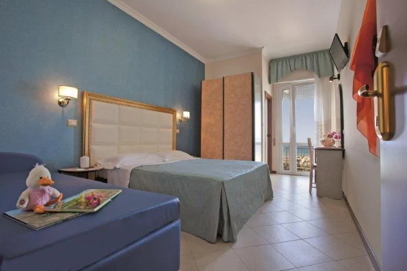 bunk bed, Bed in Hotel Helios