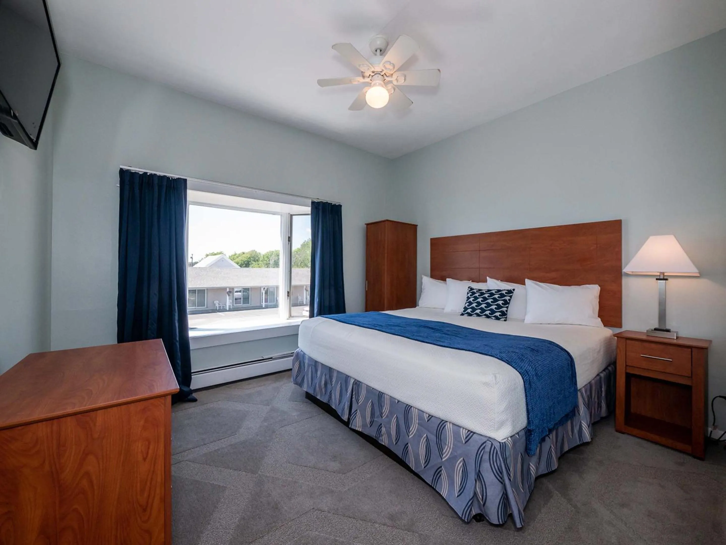 Bed in Sea Latch Inn