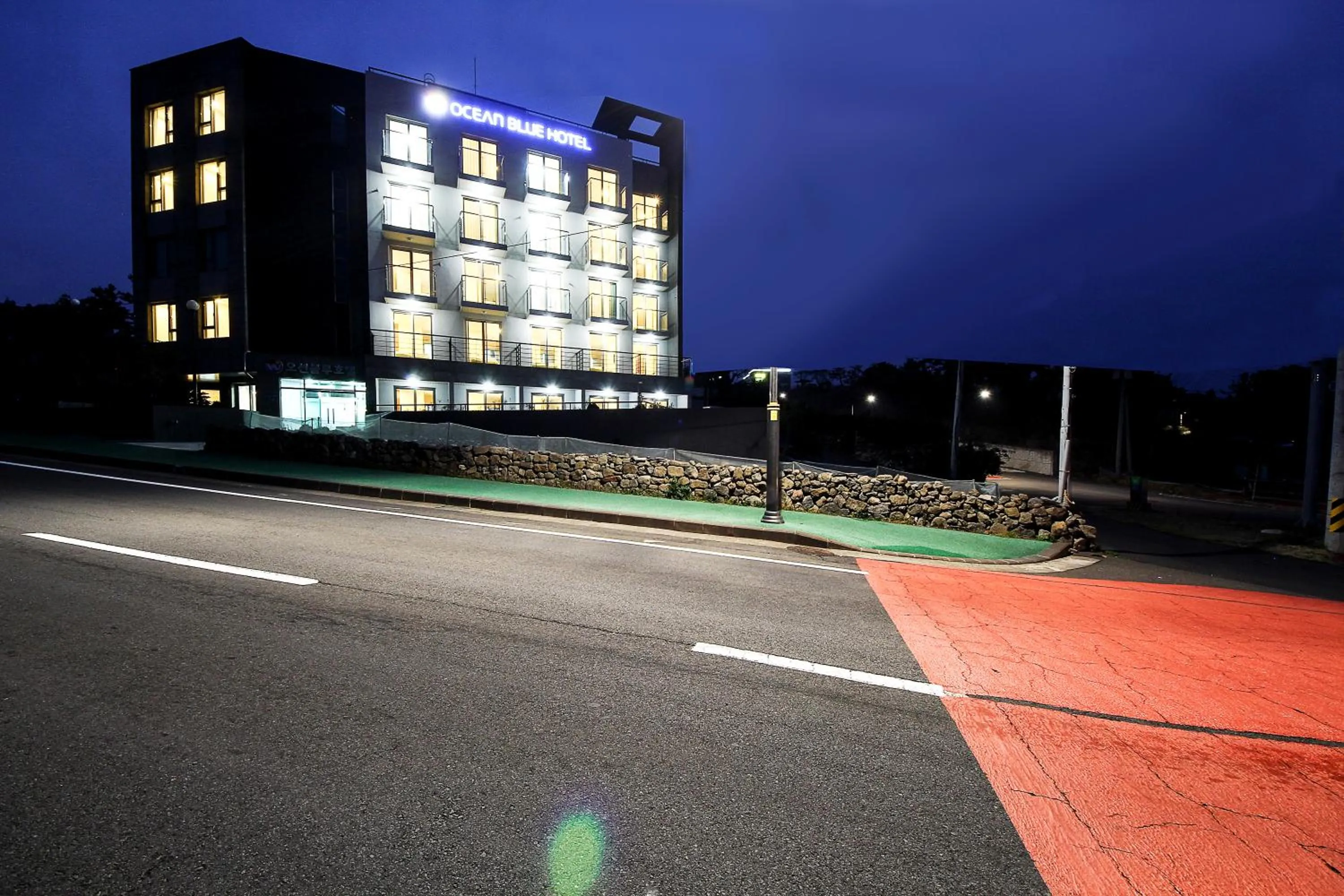Property Building in Jeju Jungmun Ocean Blue Hotel