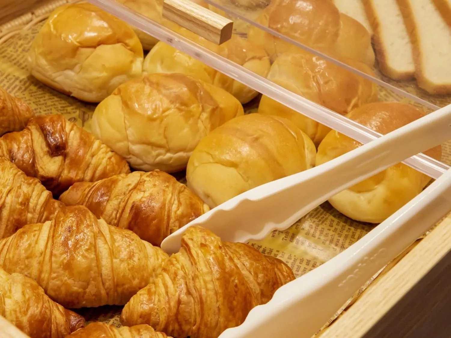 Buffet breakfast in Goi Grand Hotel