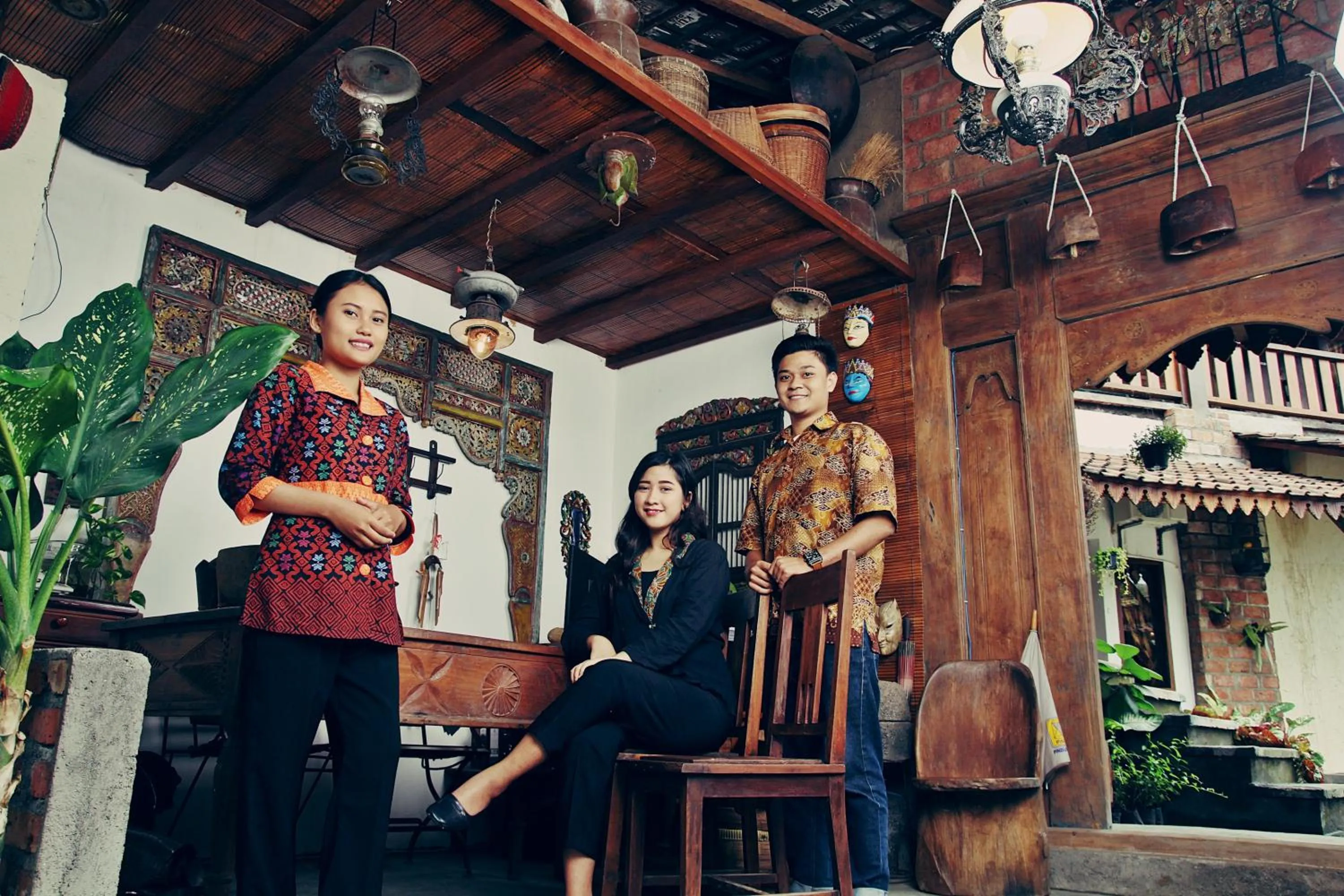 Staff in Griya Gribig Guest House Mitra RedDoorz