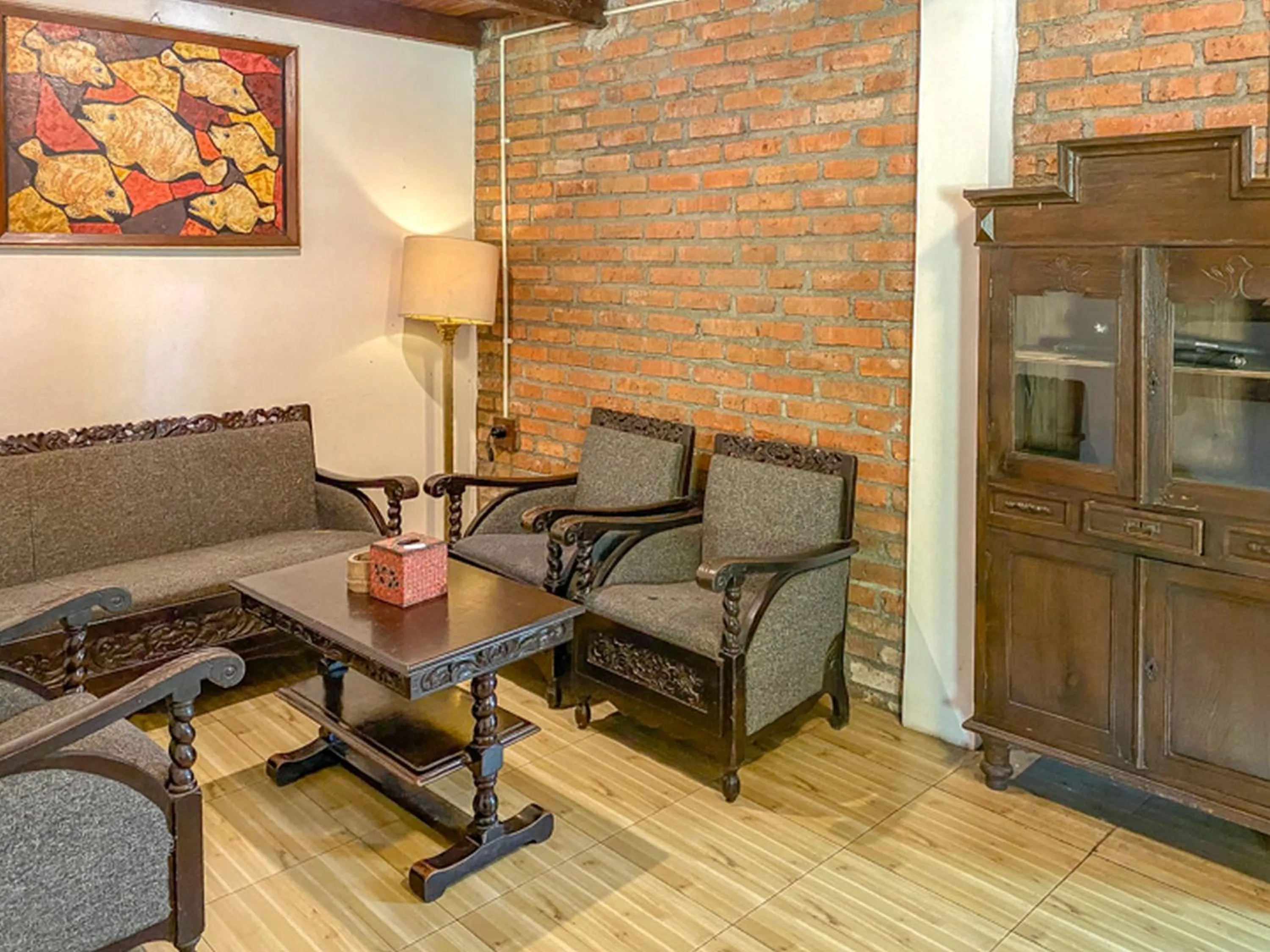 Seating area in Griya Gribig Guest House Mitra RedDoorz