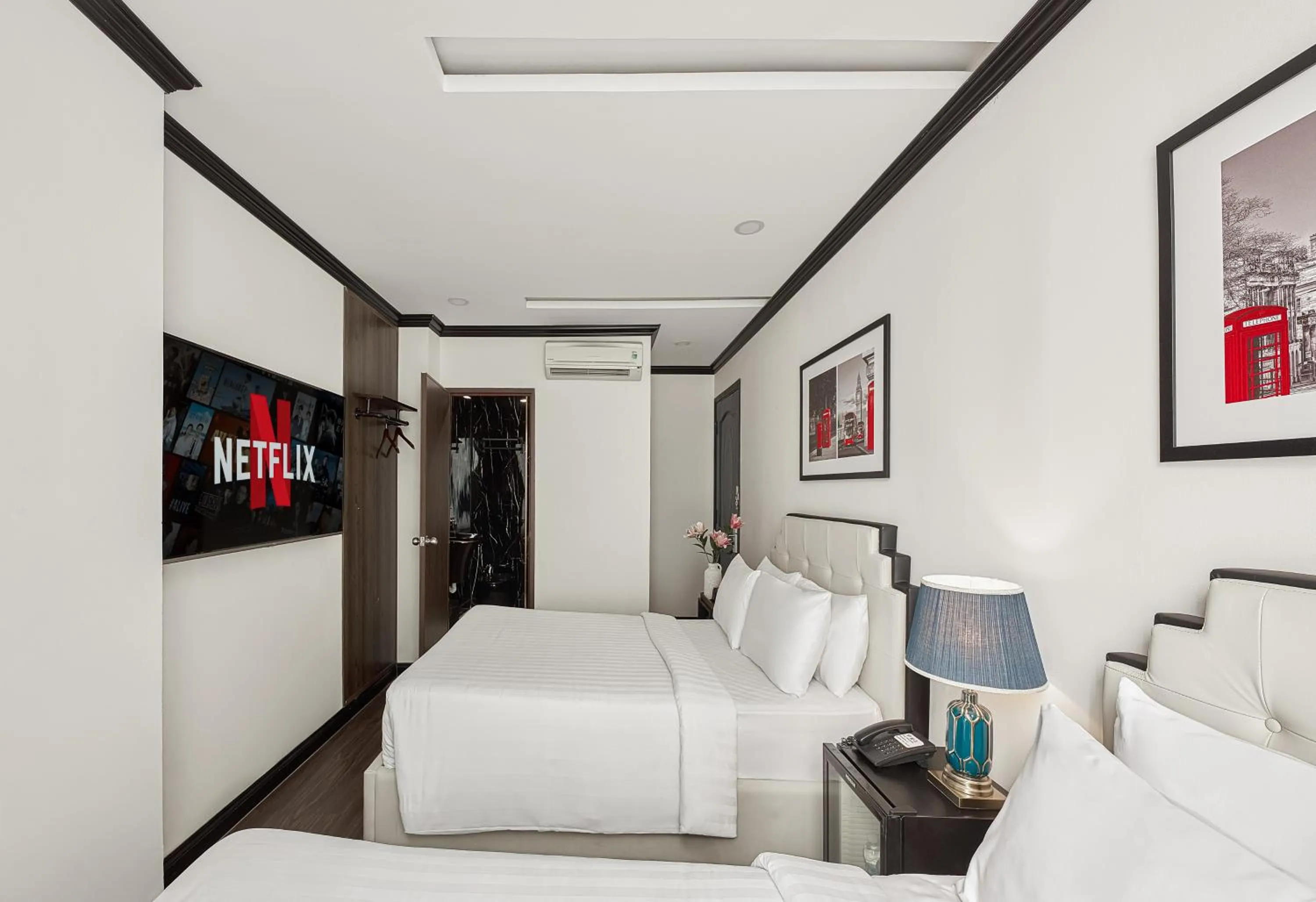 Bed in The Passion Suites Hotel & Spa