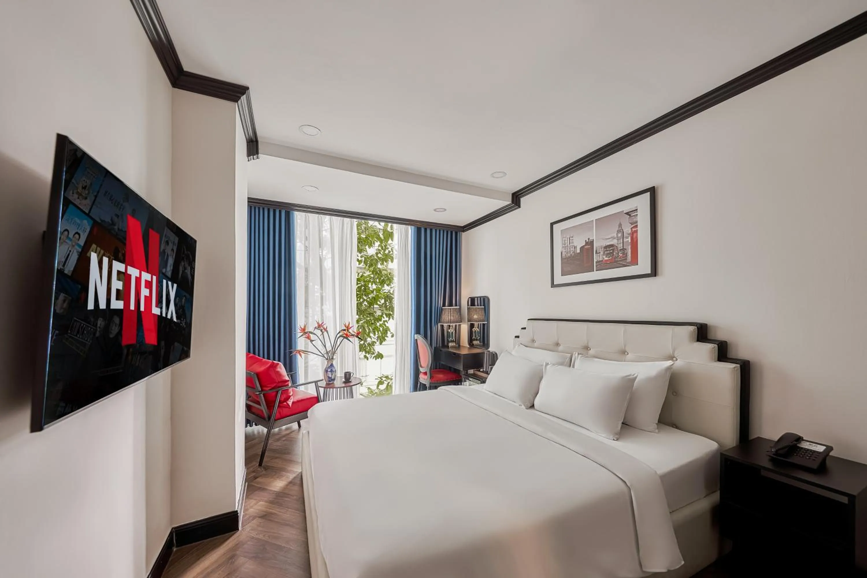 TV and multimedia, Bed in The Passion Suites Hotel & Spa