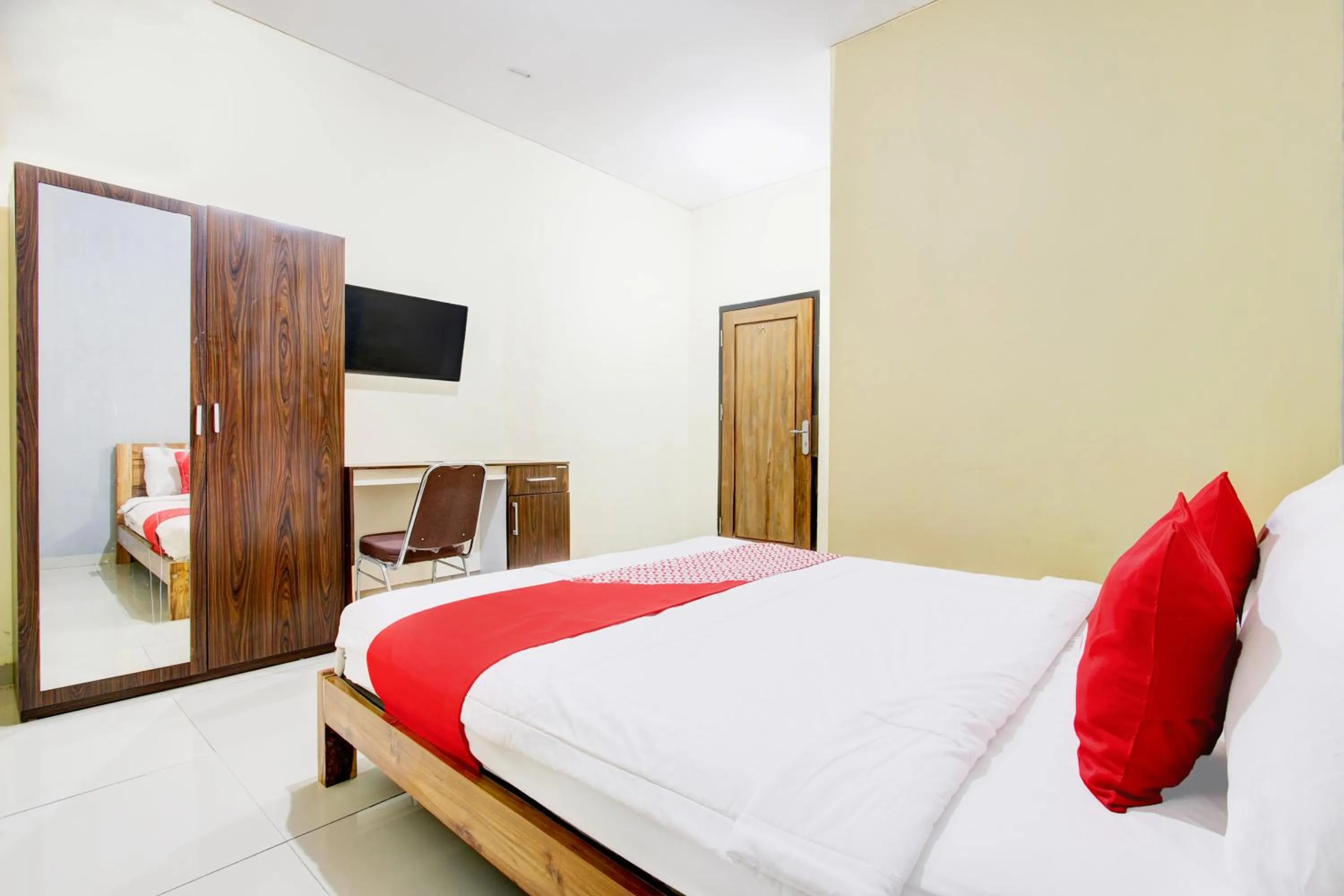 Bedroom, Bed in Hotel O Pogung Near Near Ugm Formerly Maleo Residence