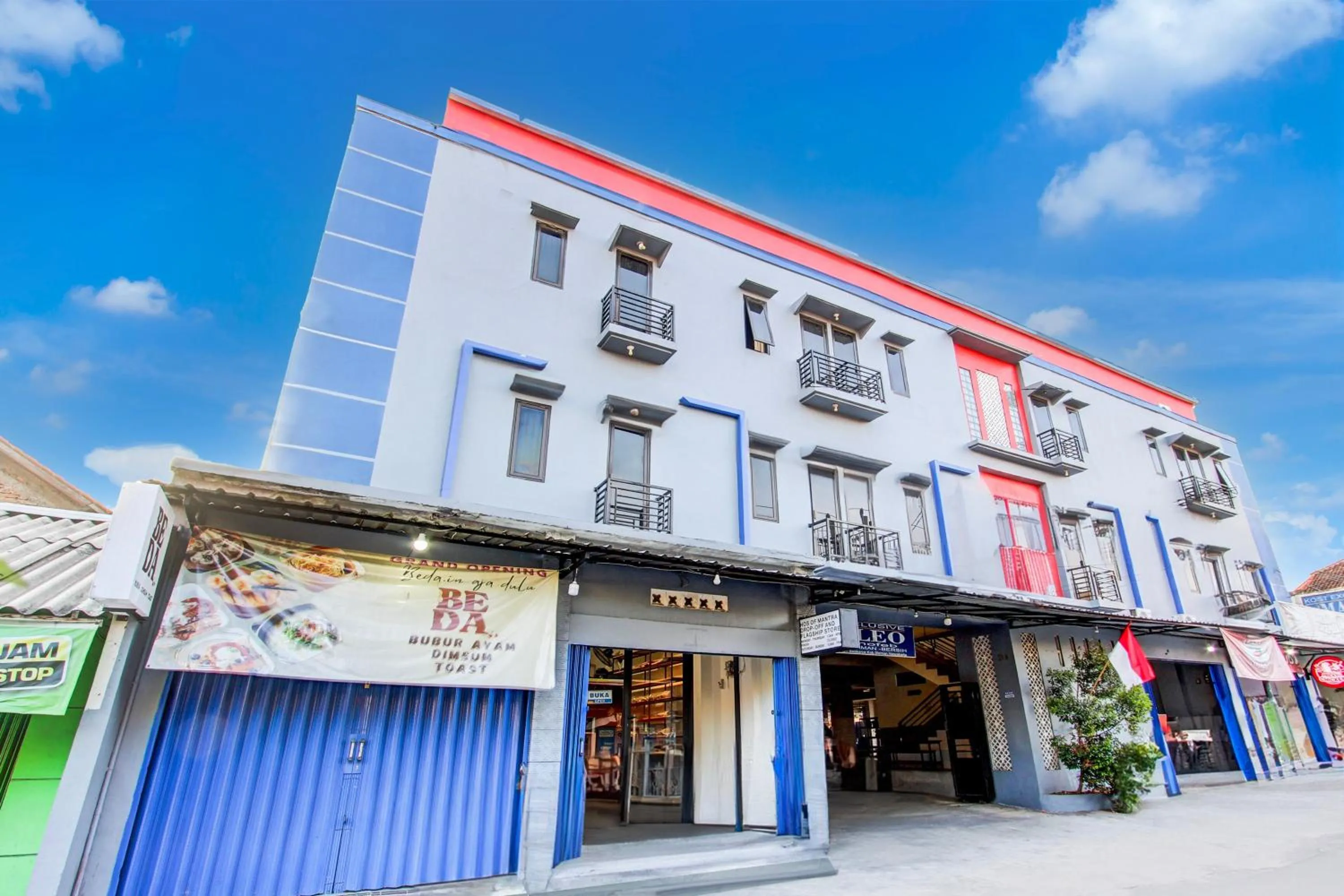 Facade/entrance in Hotel O Pogung Near Near Ugm Formerly Maleo Residence