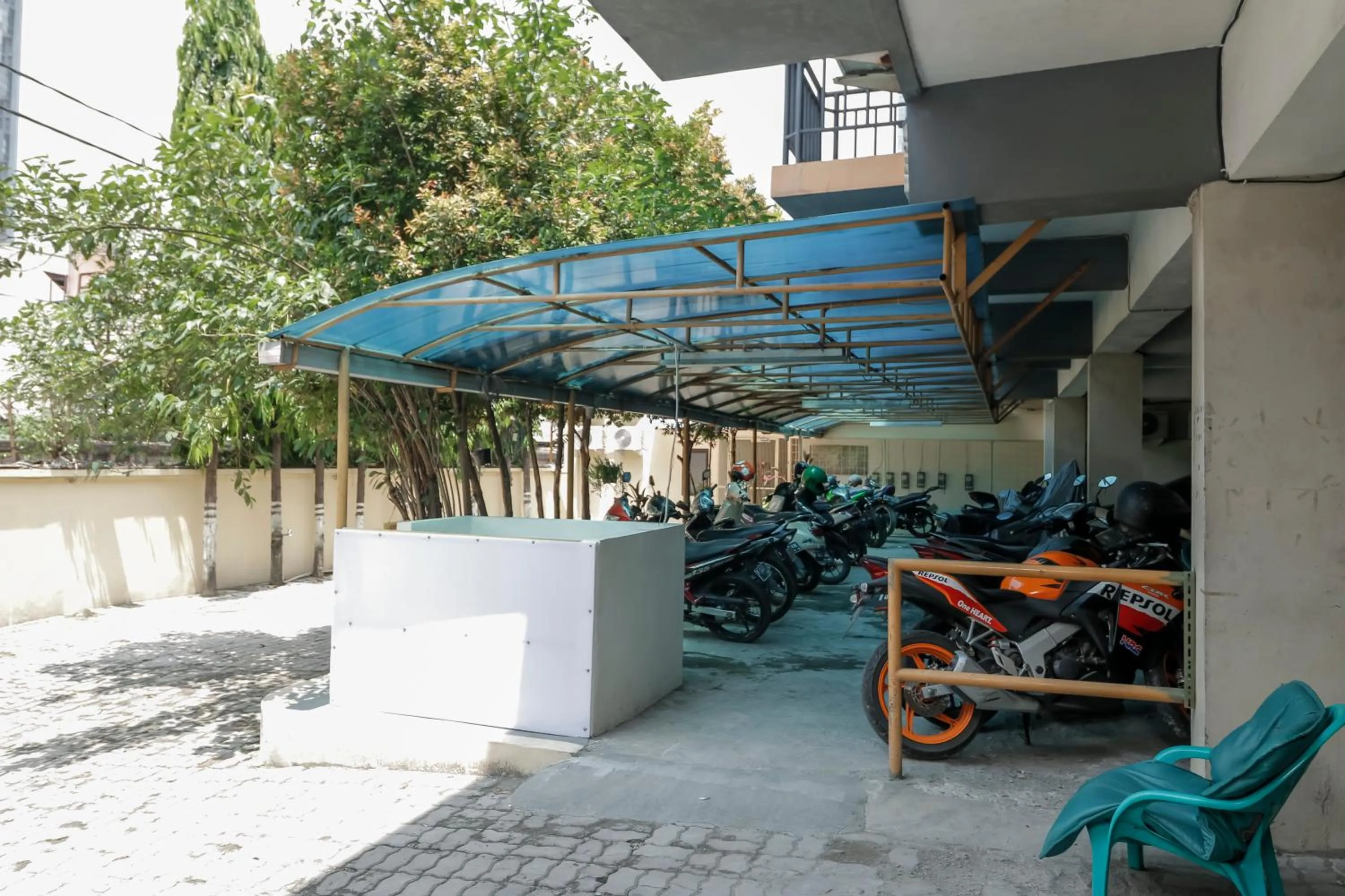 Area and facilities in RedDoorz Plus near Ciputra World Kuningan 2