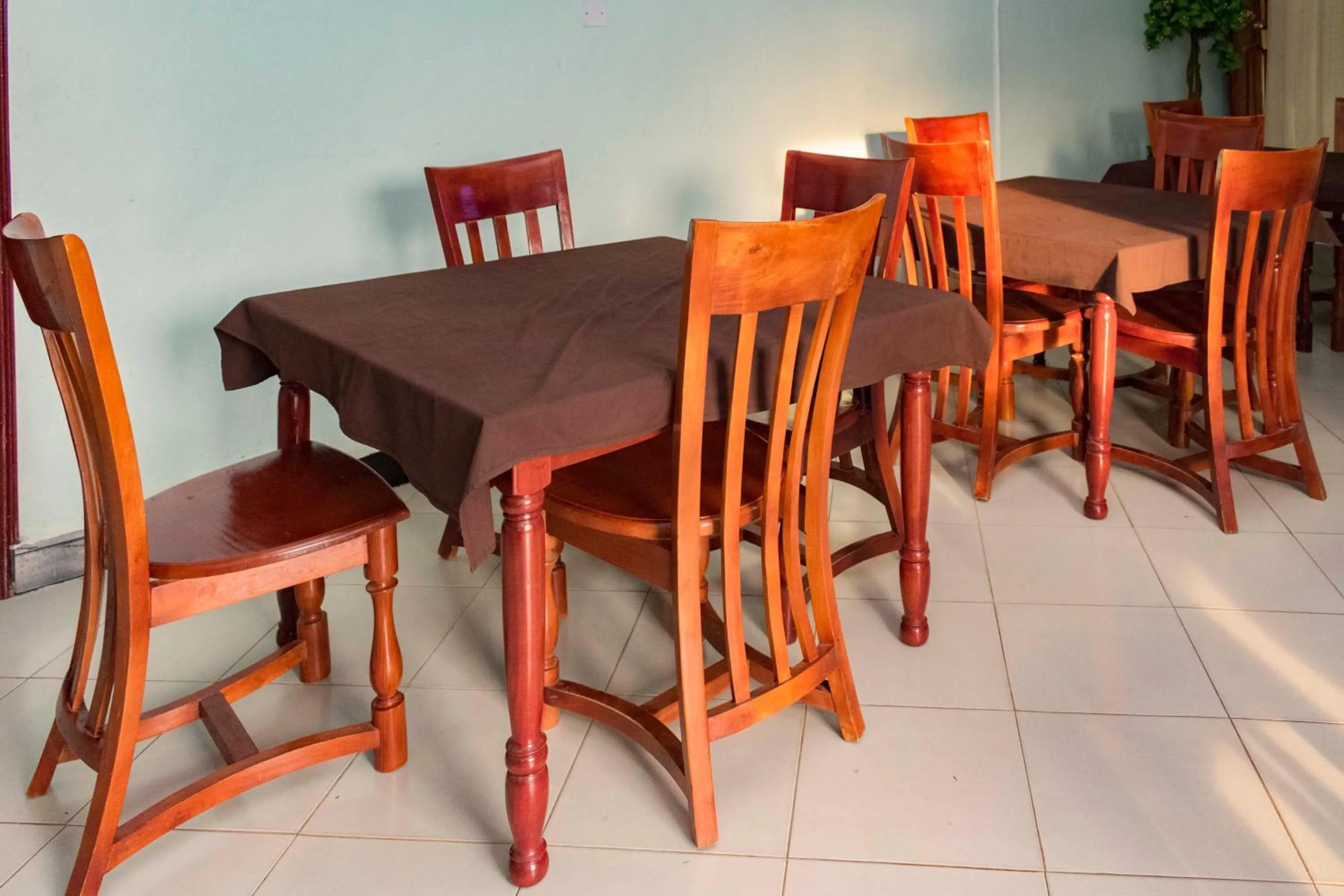 Restaurant/places to eat in Relief Motel Fort Portal