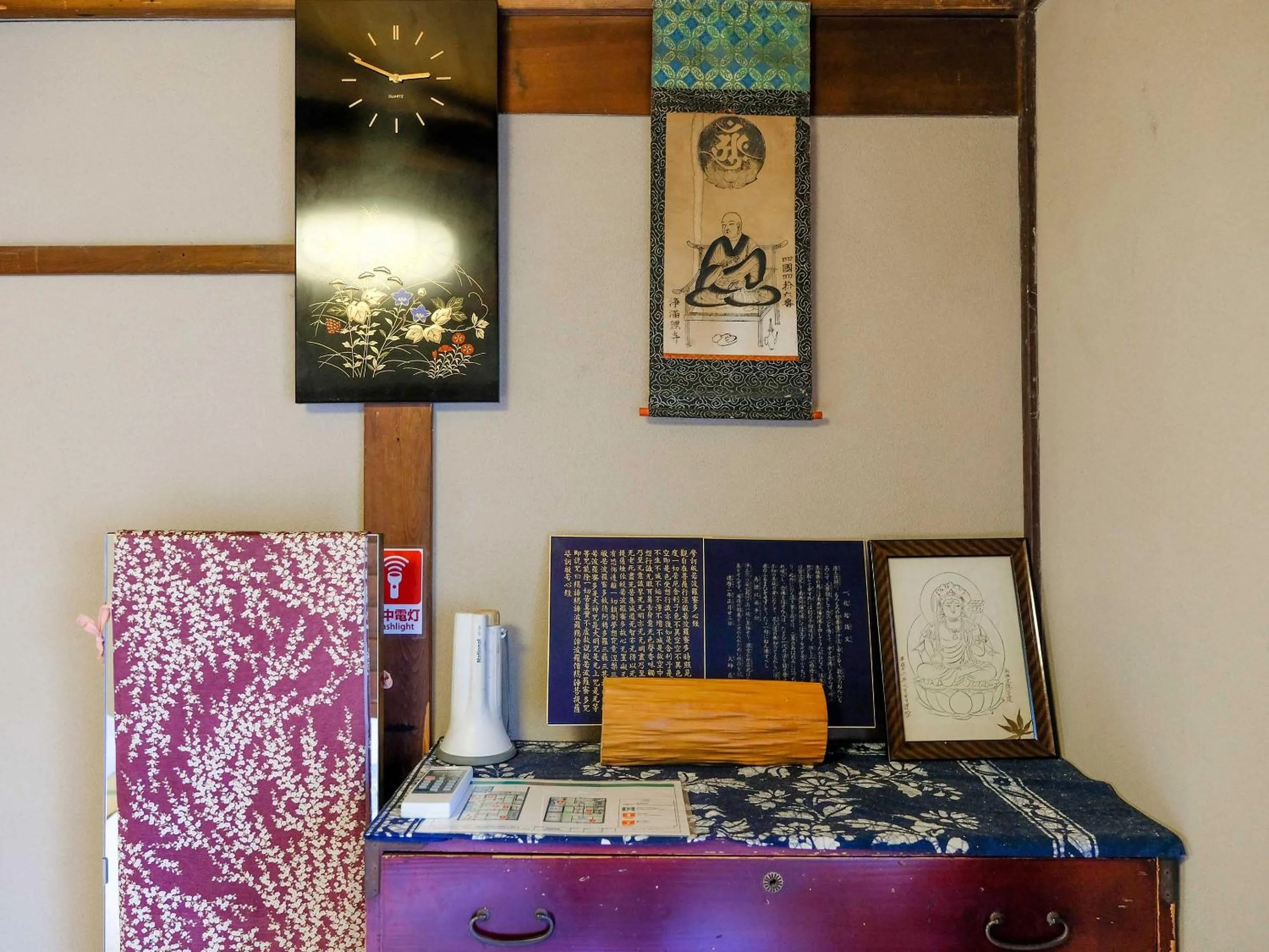 Decorative detail in K-style kinkakuji