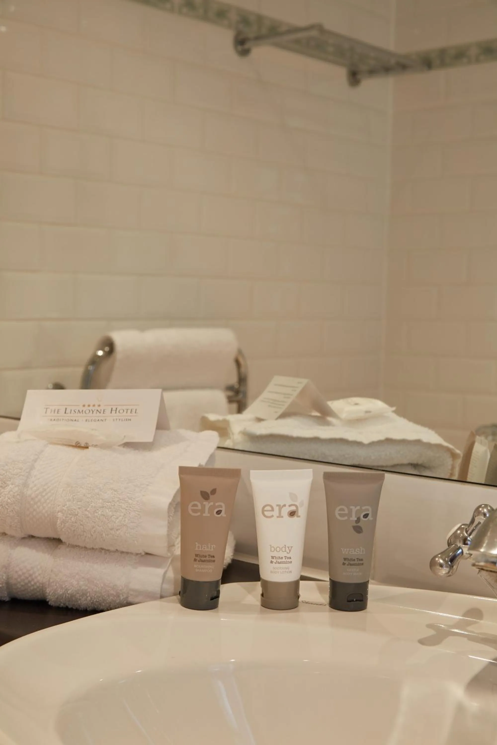 Bathroom, Bed in Lismoyne Hotel