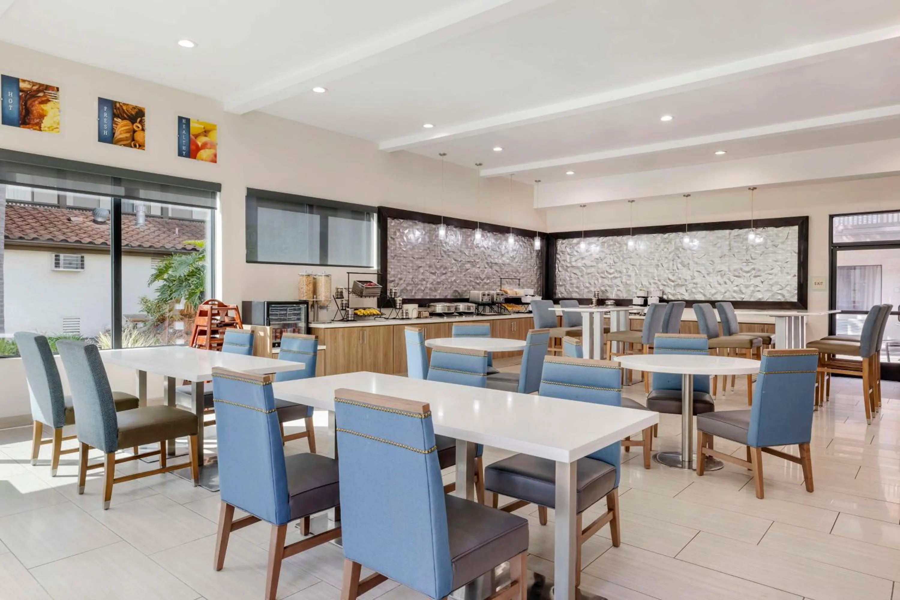 Breakfast in Best Western Carlsbad by the Sea