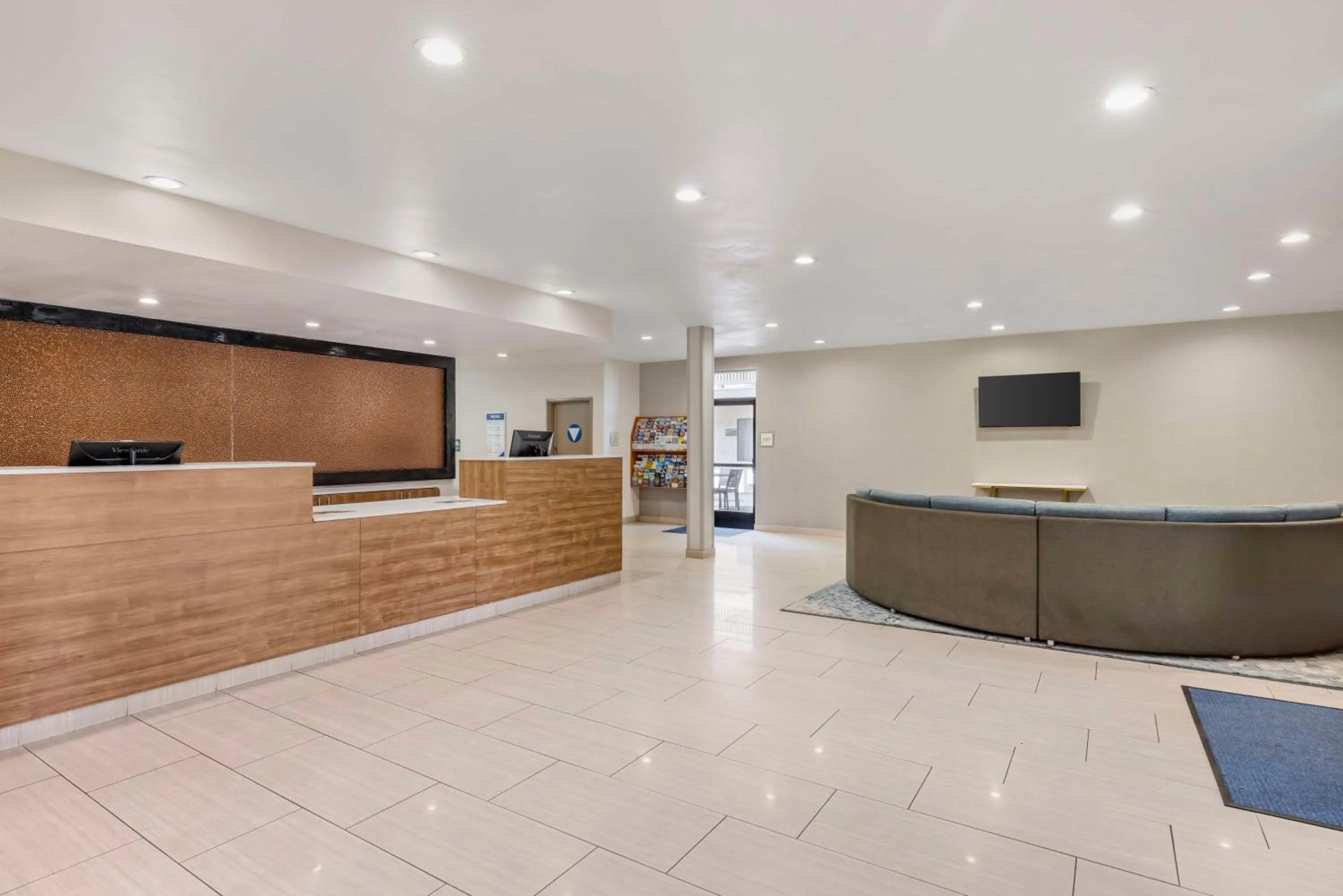 Lobby or reception in Best Western Carlsbad by the Sea