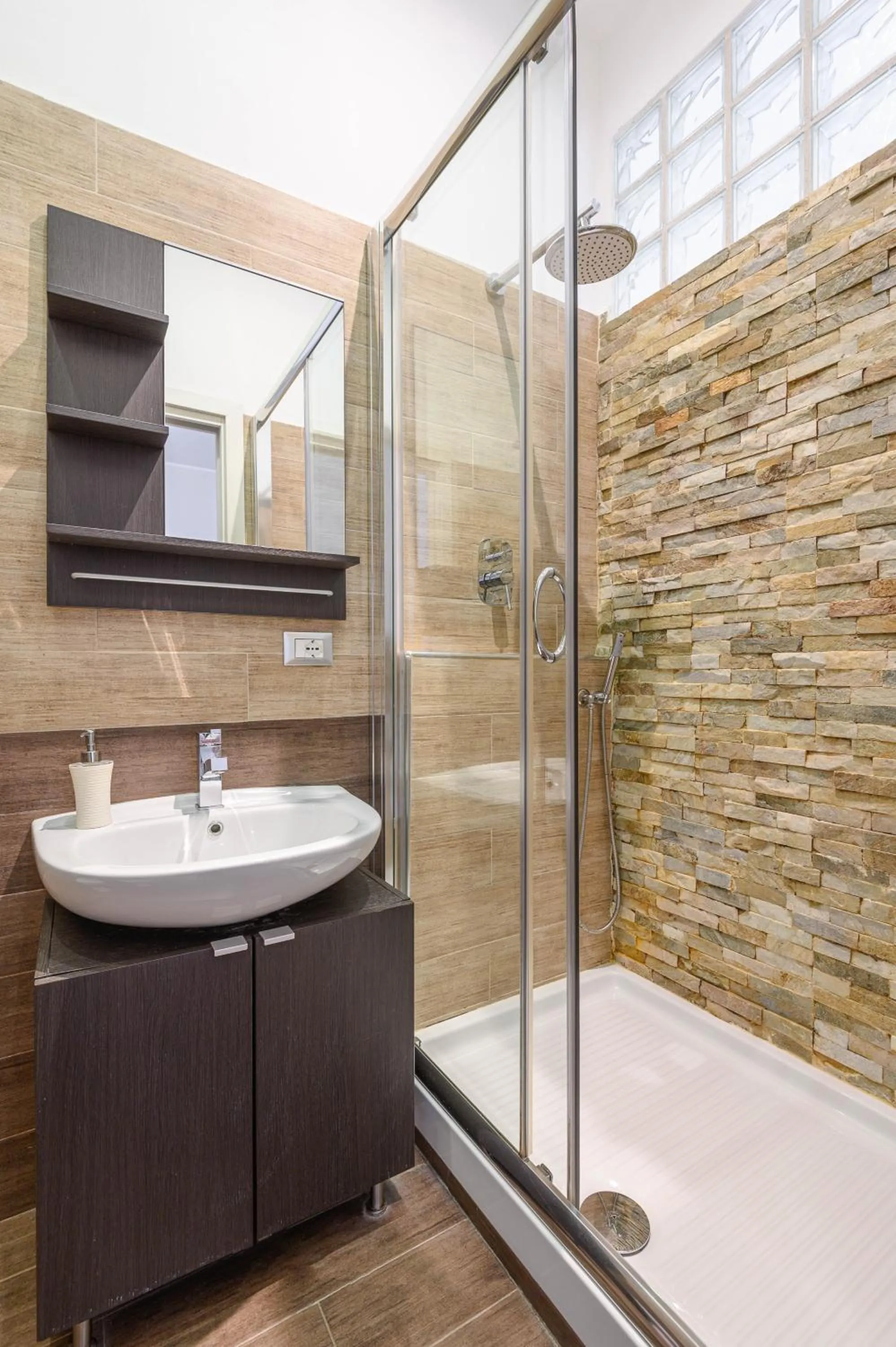 Bathroom in Rome Aparts