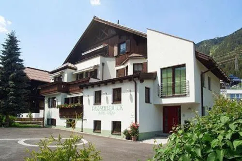 Facade/entrance in Parseierblick