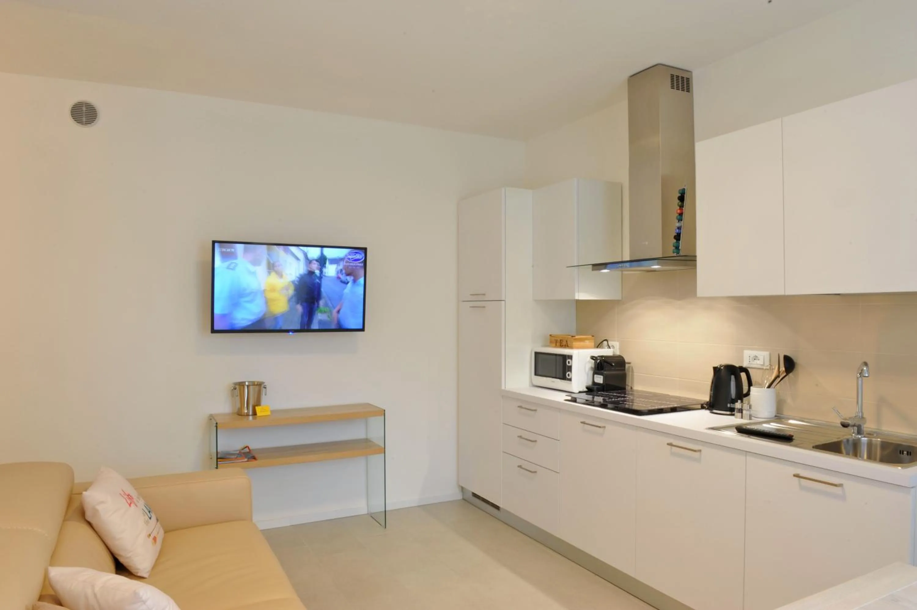 Kitchen or kitchenette in Bella Vacanza Limone