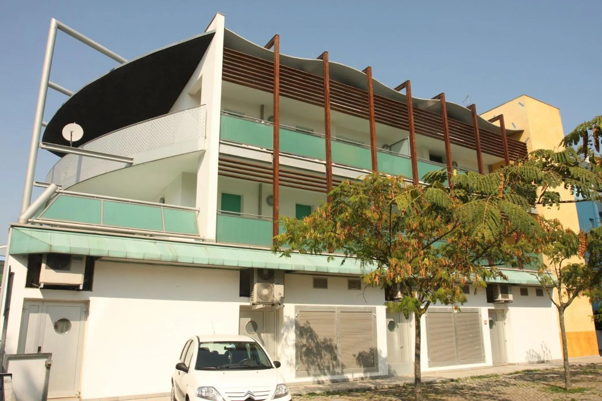 Property building in Argonauti