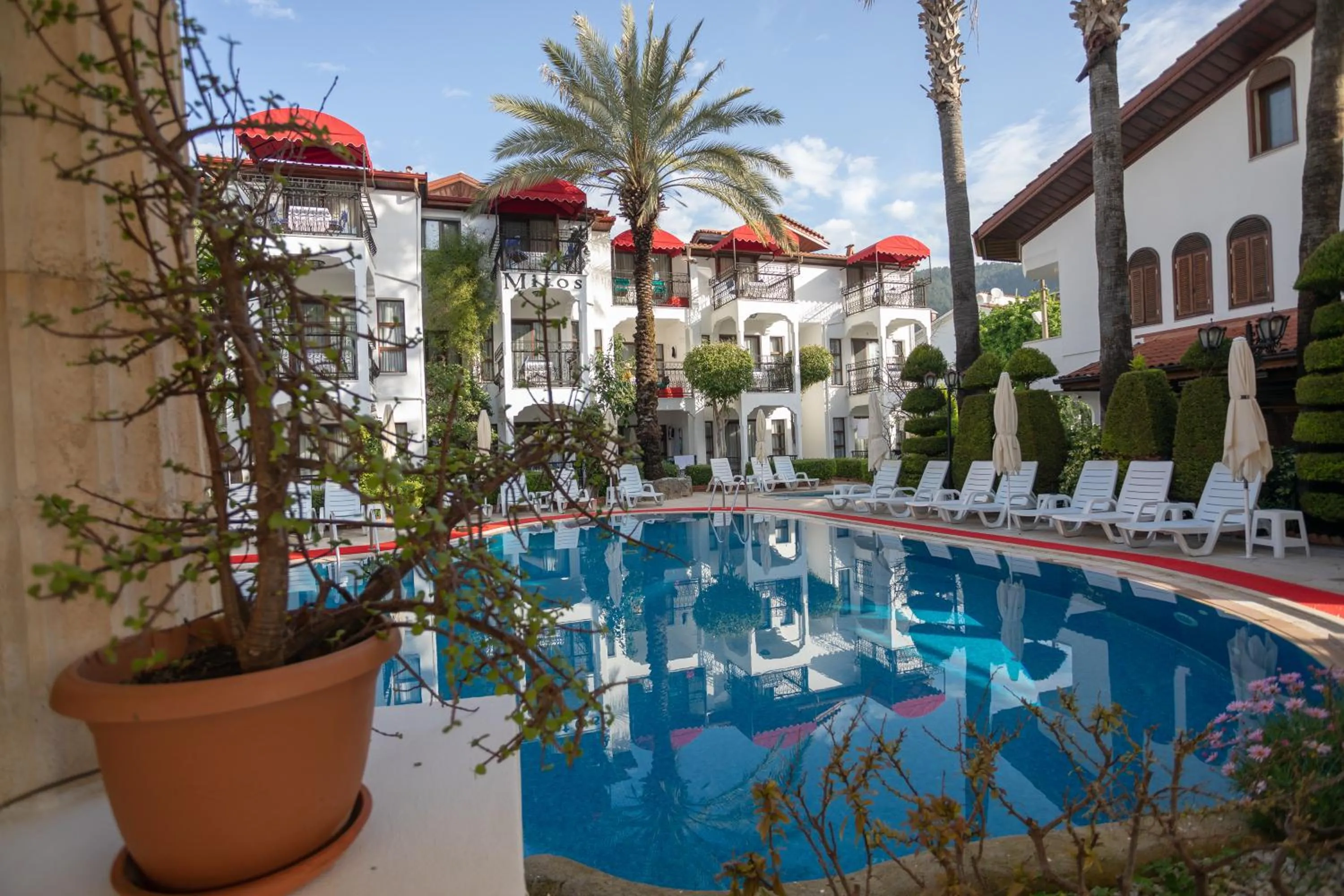 Property building in Mitos Apartments