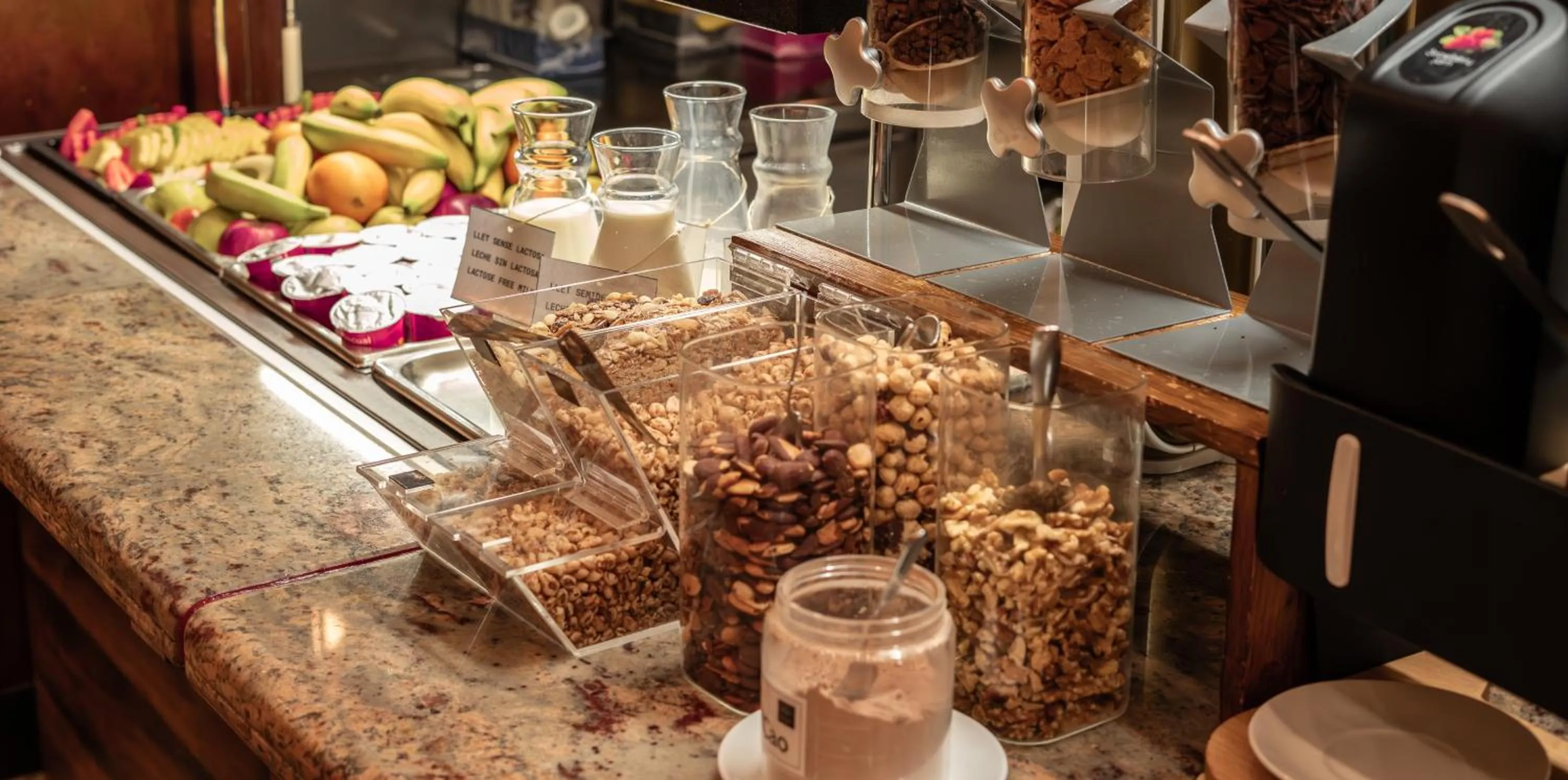 Buffet breakfast in Yomo Patagonia