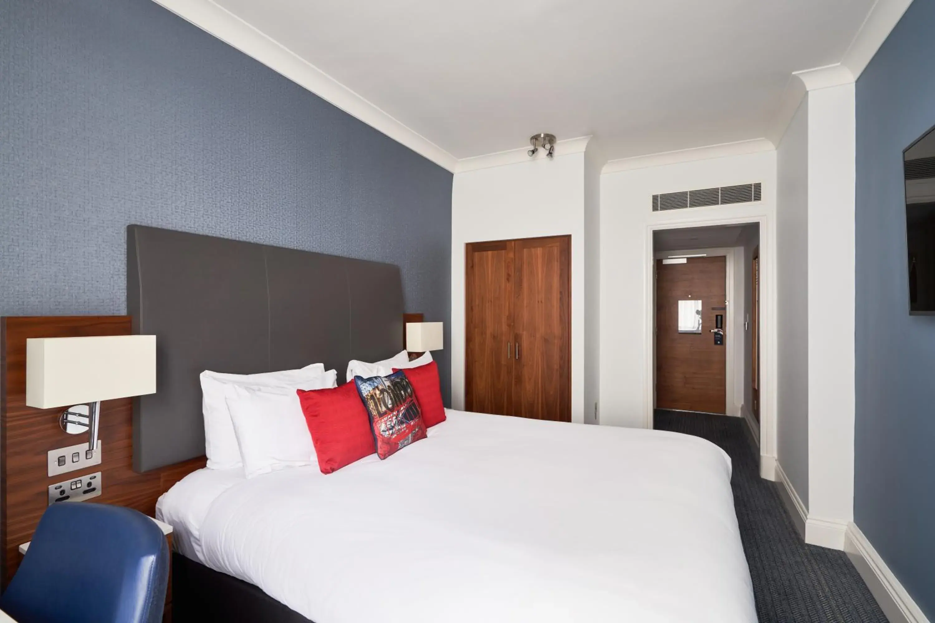 Classic Double in The Cumberland, London Classic Double in The Cumberland, London