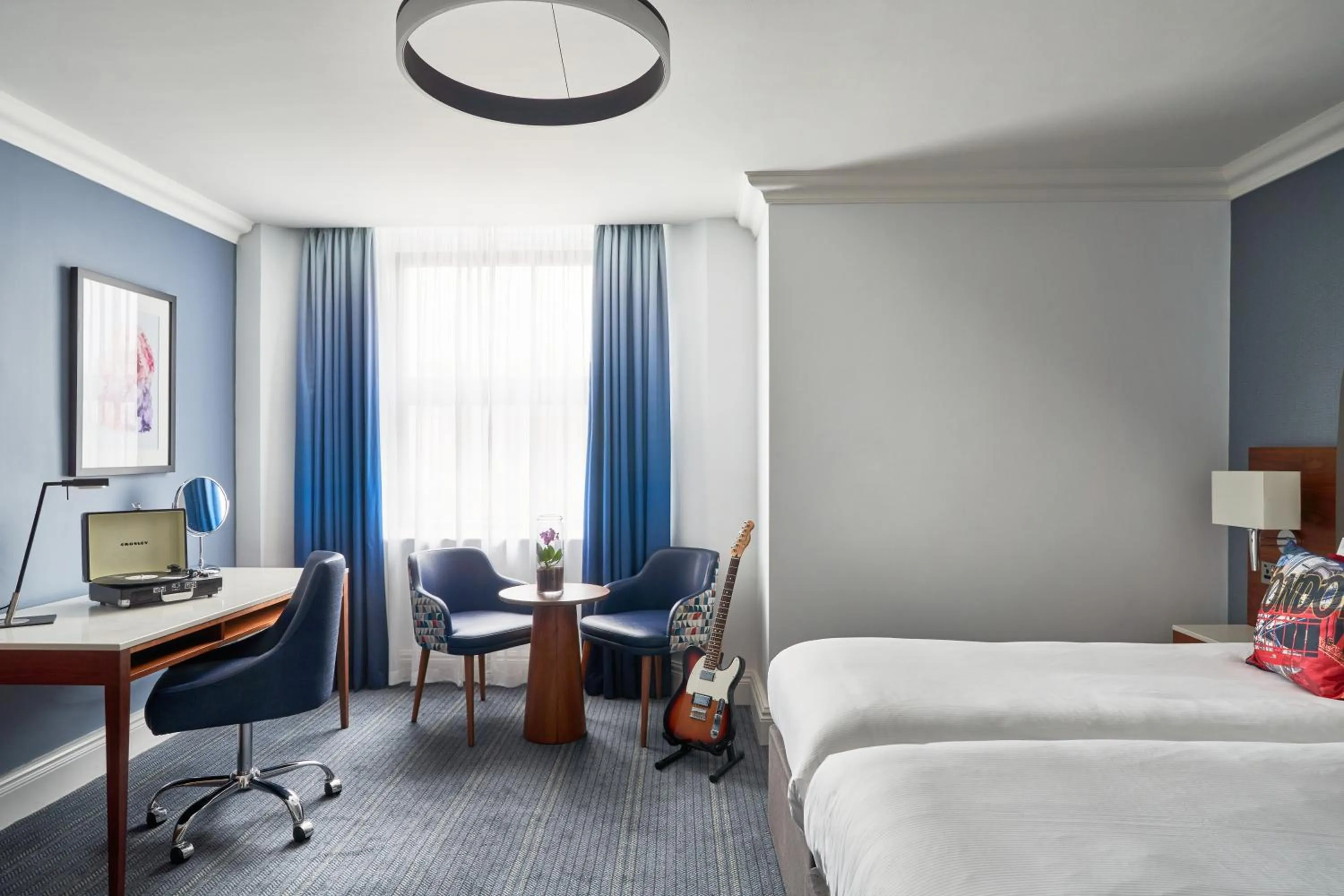 Bedroom, Bed in The Cumberland, London