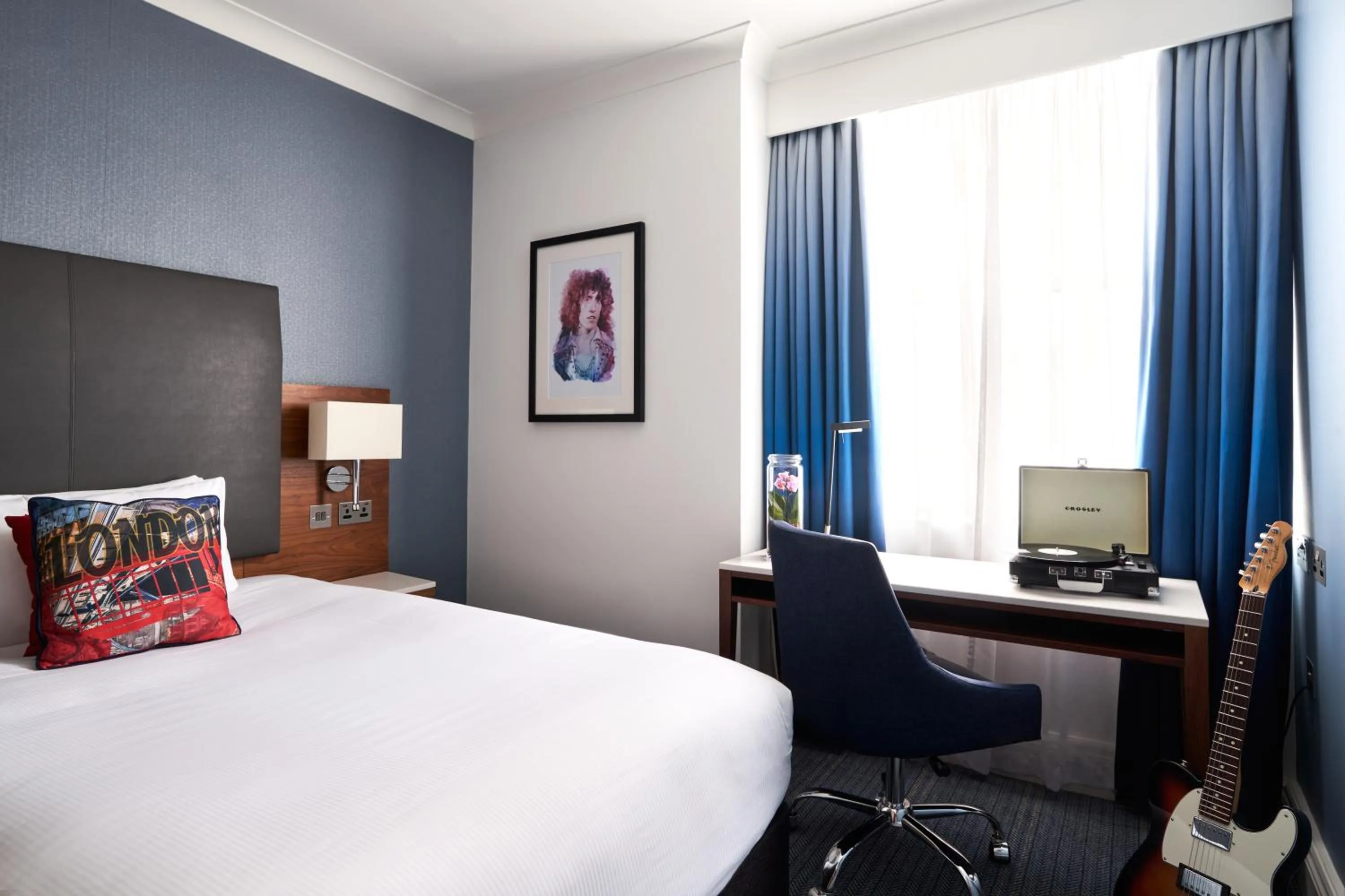 Bed in The Cumberland, London