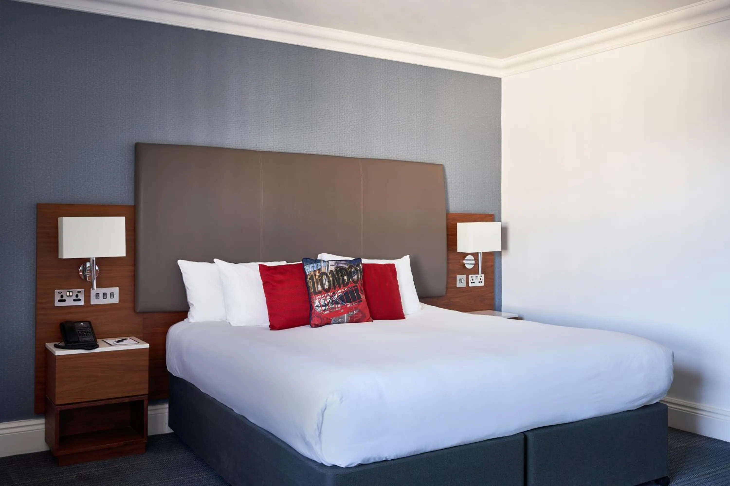 Bed in The Cumberland, London