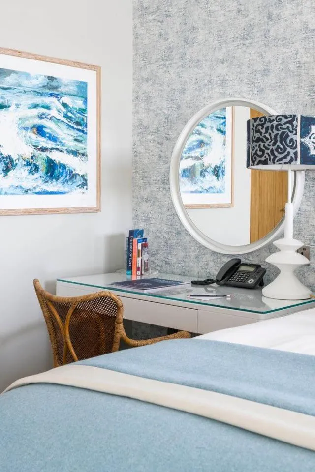 Bed in Harbour Hotel Fowey