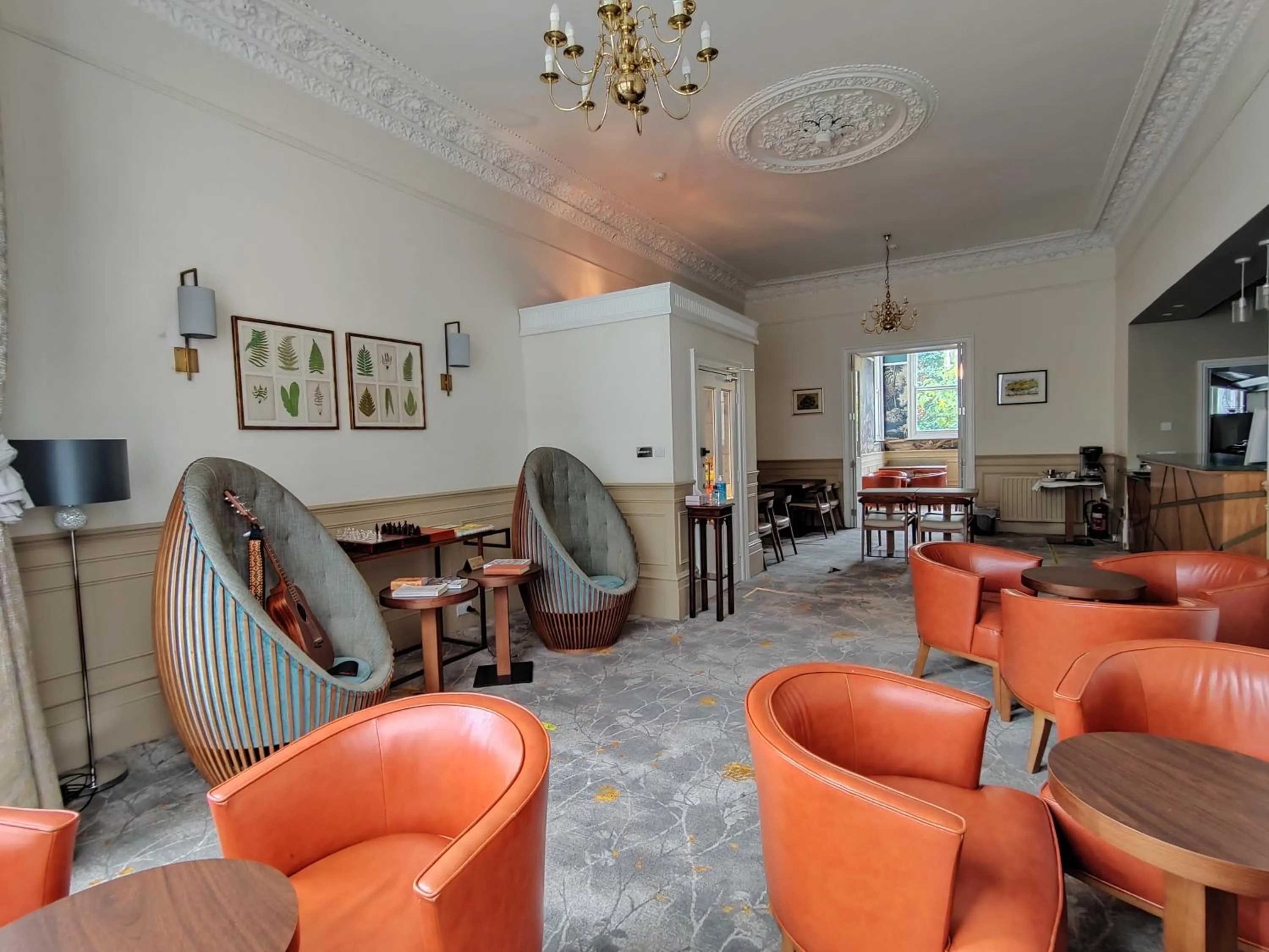 Communal lounge/ TV room in Blue Bells Hotel