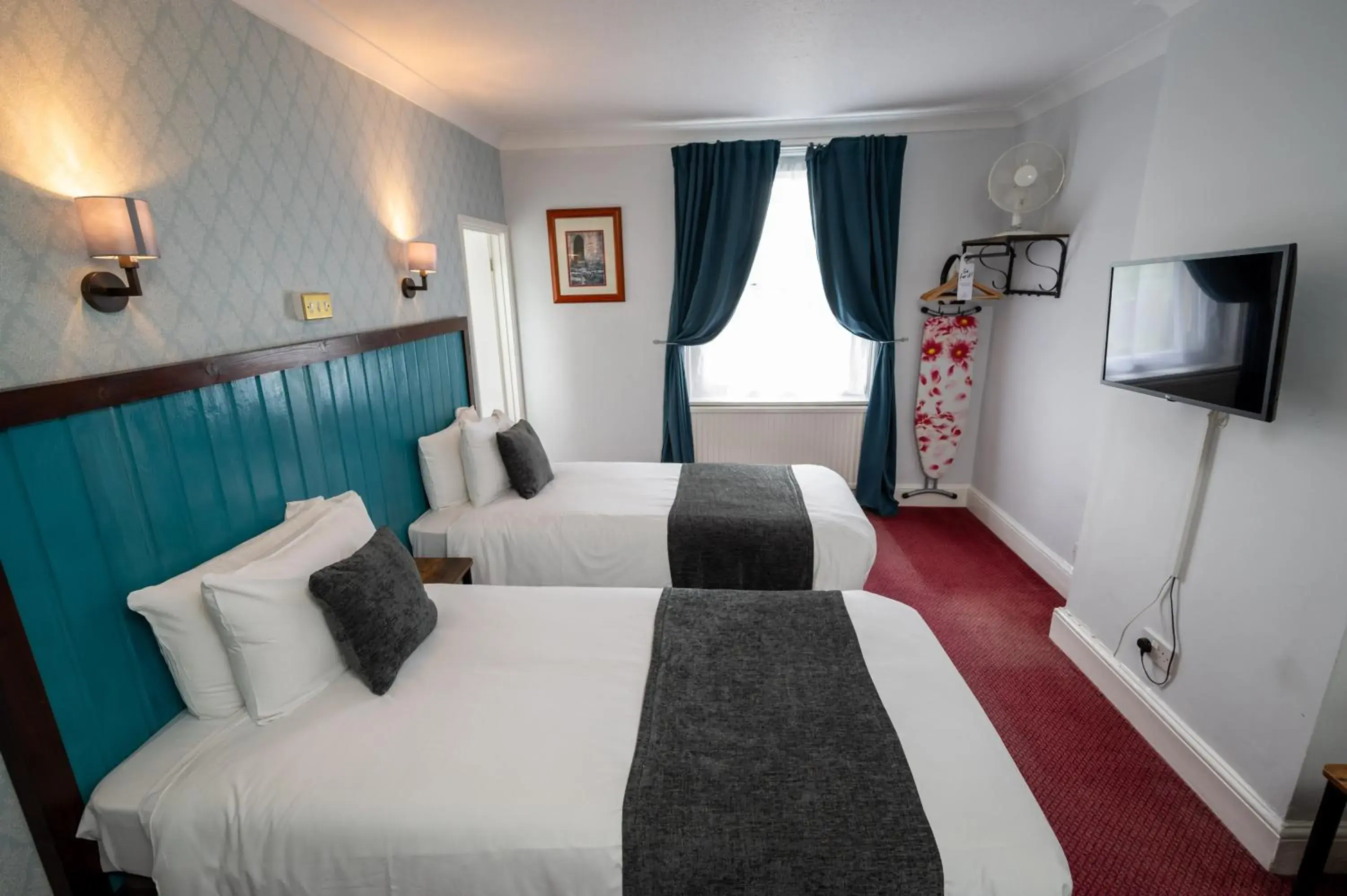 Twin Room in Rising Sun Hotel by Greene King Inns Twin Room in Rising Sun Hotel by Greene King Inns