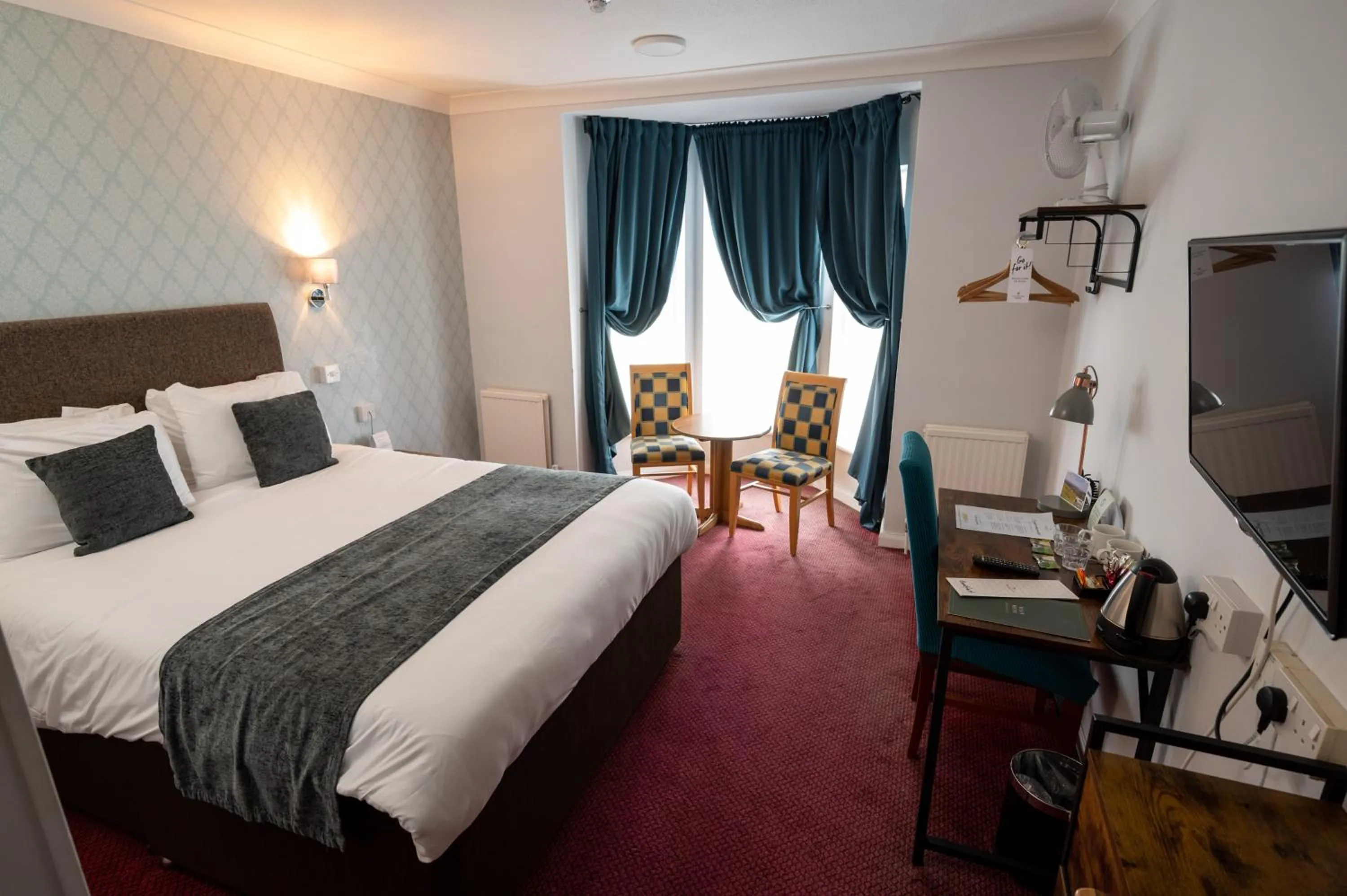 Bedroom, Bed in Rising Sun Hotel by Greene King Inns