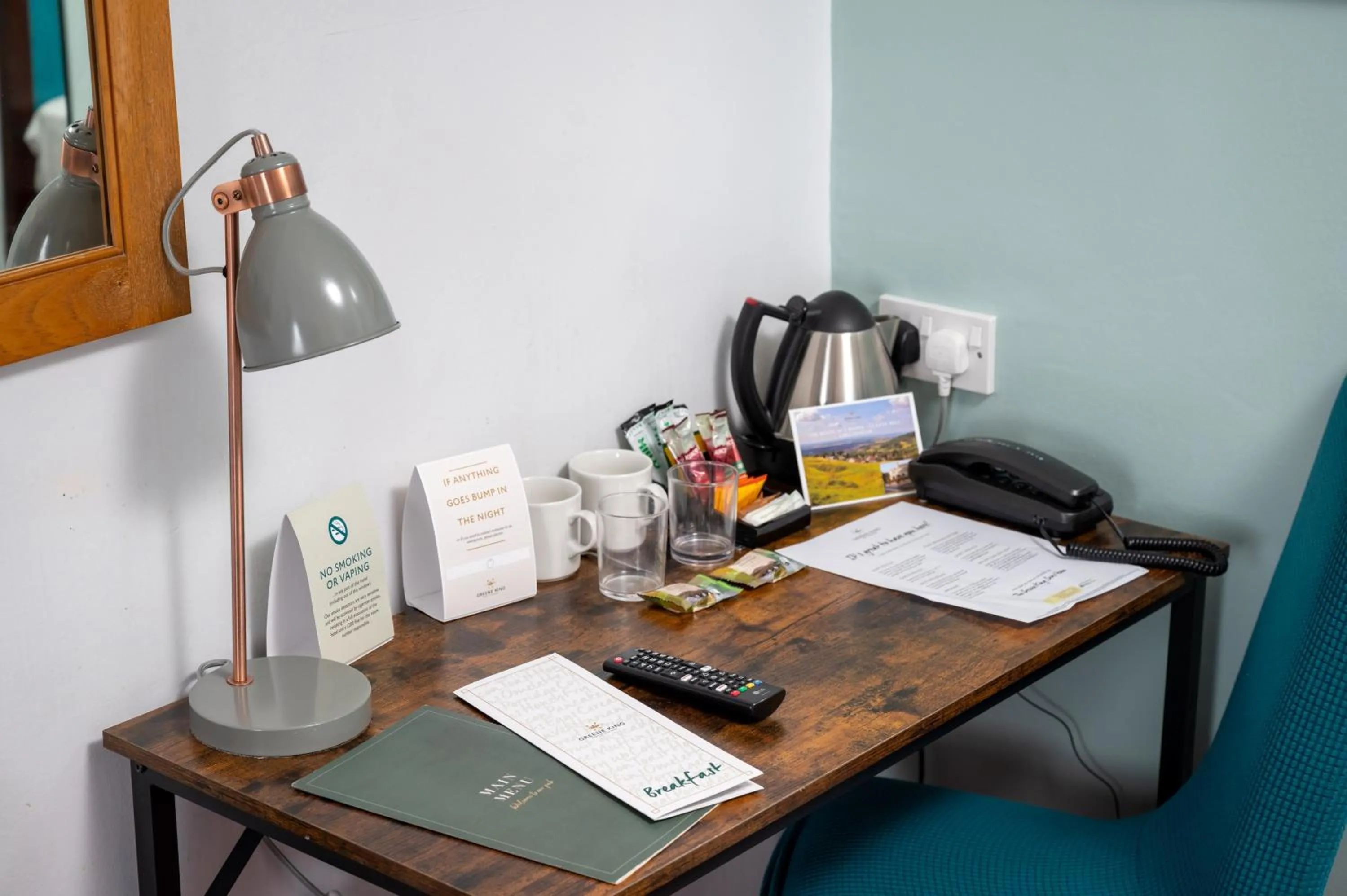 Coffee/tea facilities in Rising Sun Hotel by Greene King Inns