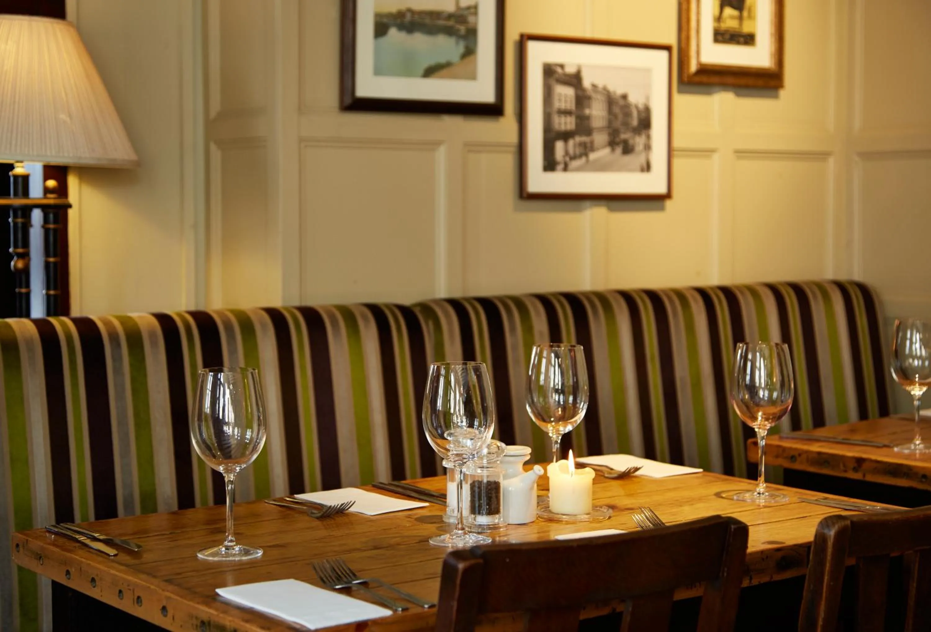 Restaurant/places to eat in Ye Olde Talbot Hotel by Greene King Inns