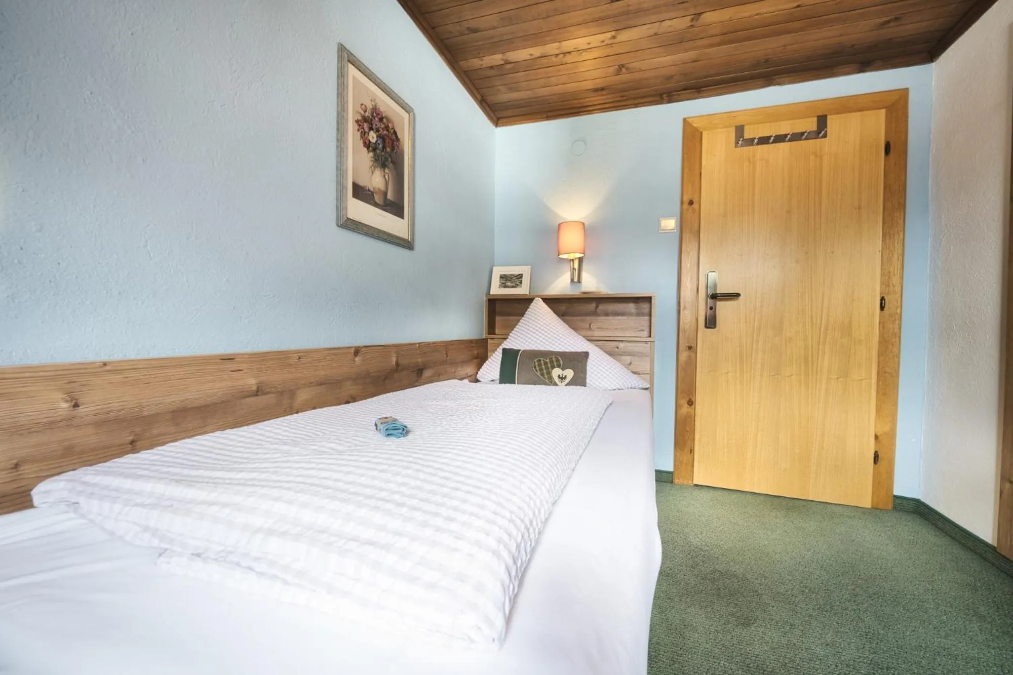 Bedroom, Bed in Pension der Steinbock - das 300 Jahre alte Bauernhaus - TIROL