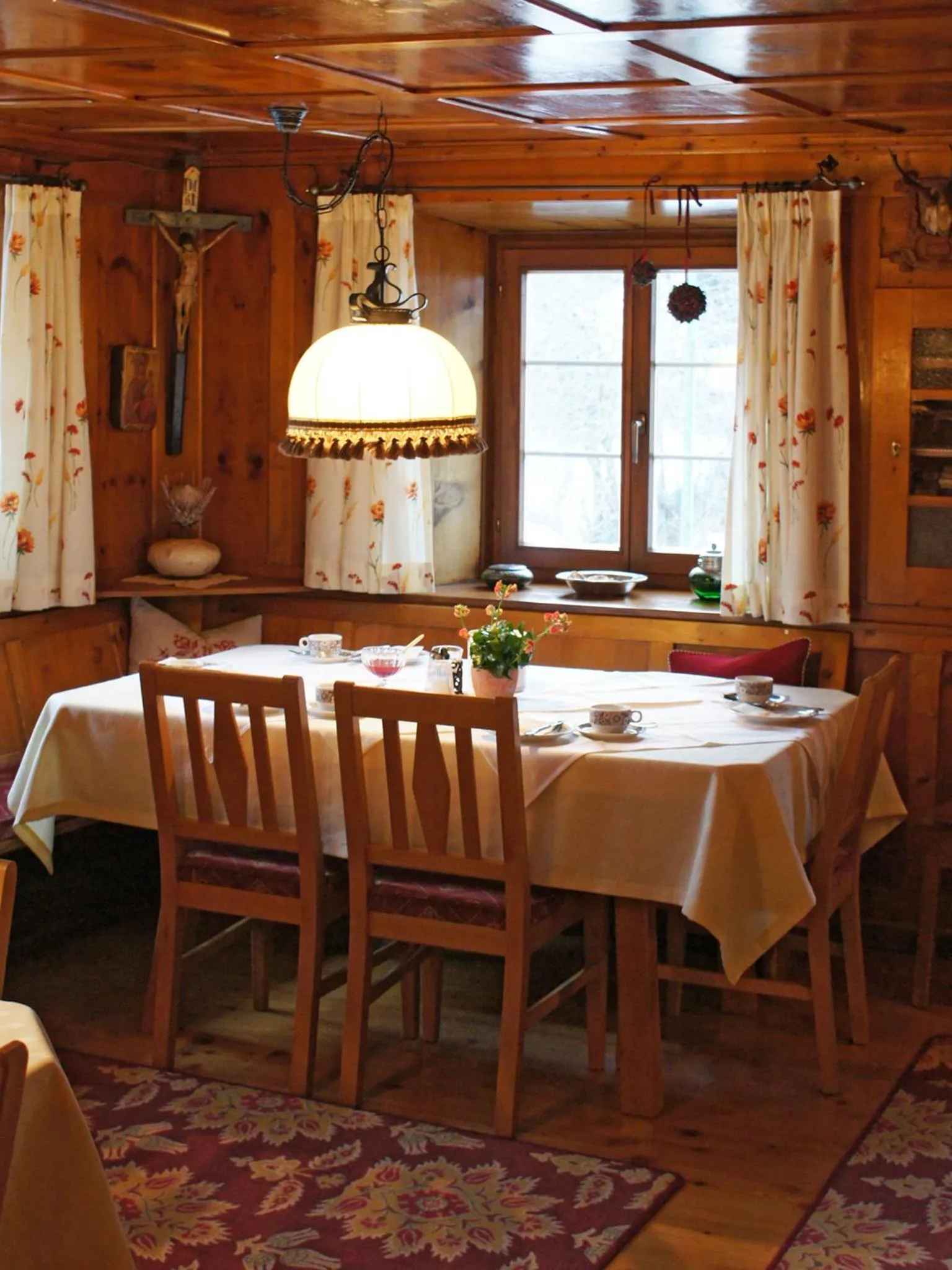 Restaurant/places to eat in Pension der Steinbock - das 300 Jahre alte Bauernhaus - TIROL