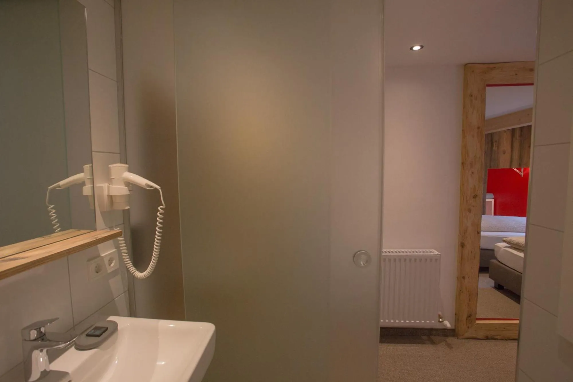 Shower in Pension der Steinbock - das 300 Jahre alte Bauernhaus - TIROL