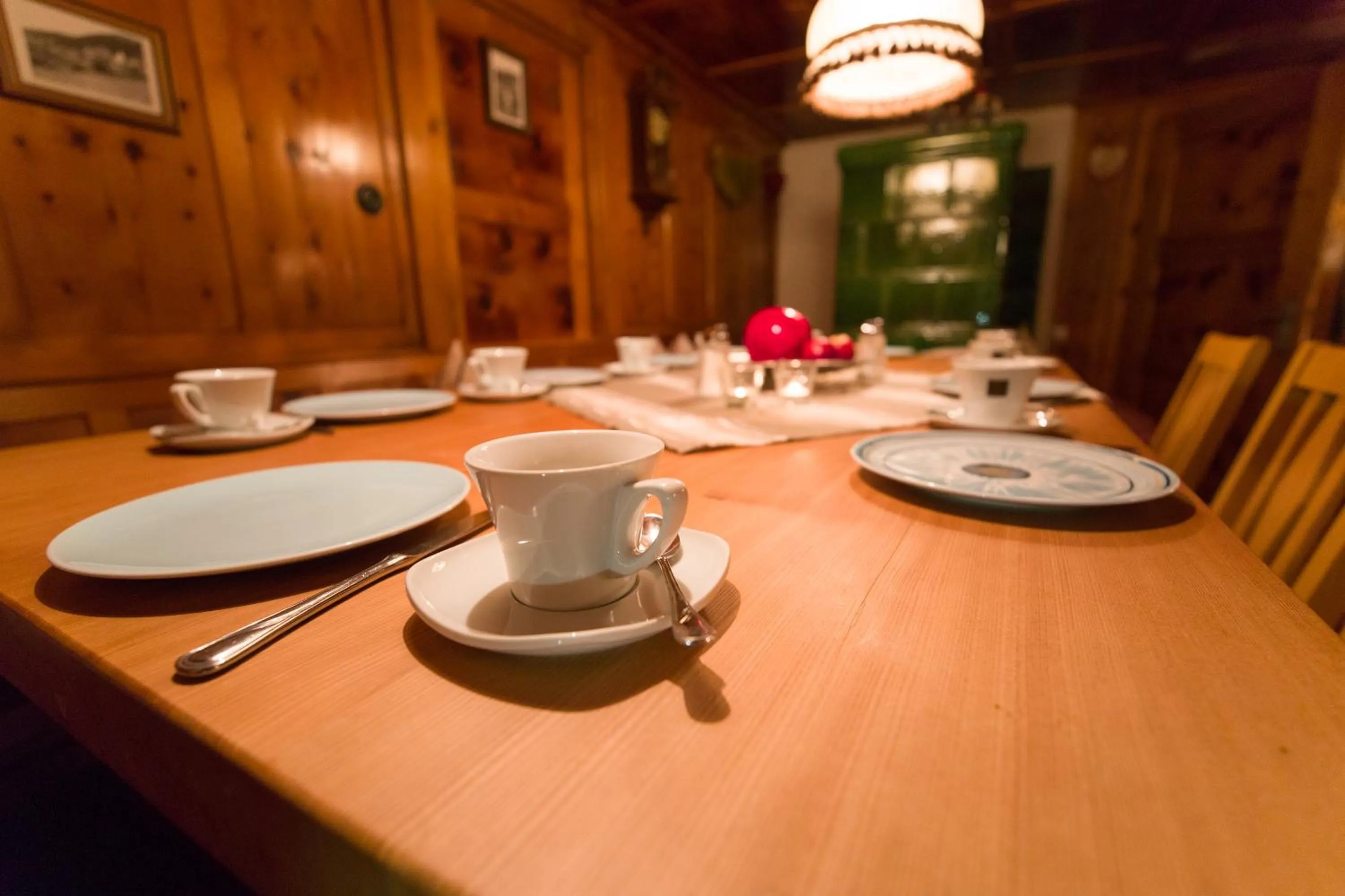 Restaurant/places to eat in Pension der Steinbock - das 300 Jahre alte Bauernhaus - TIROL