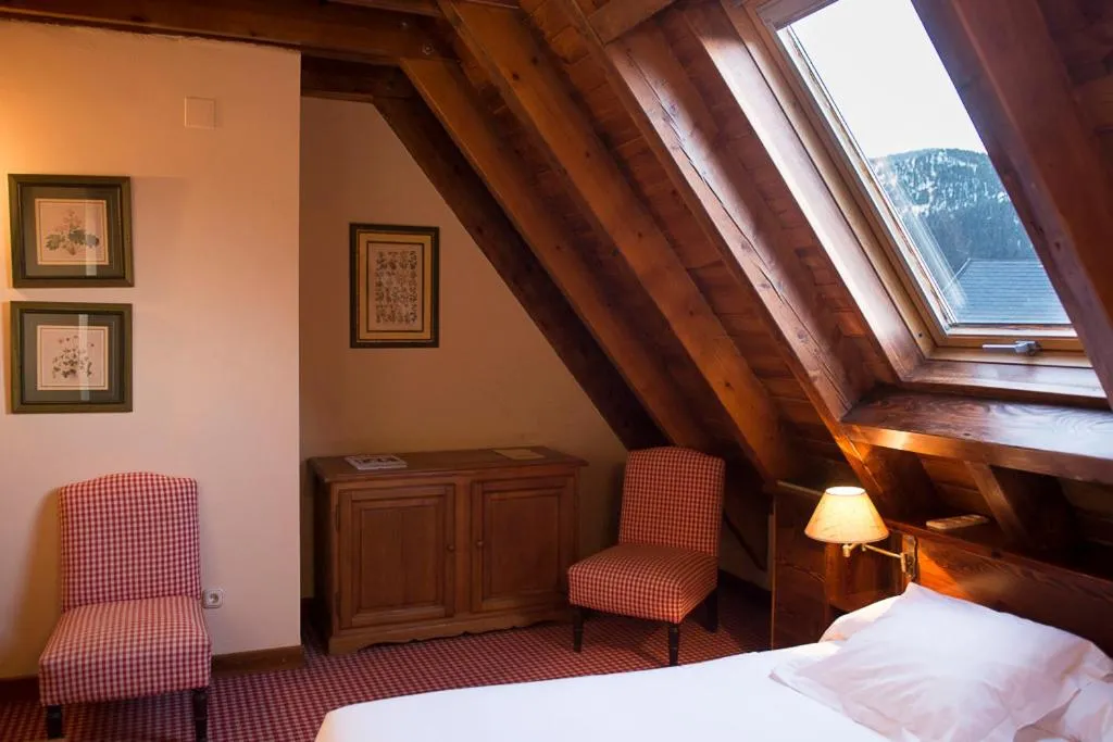 Bed in Hotel Chalet Bassibe