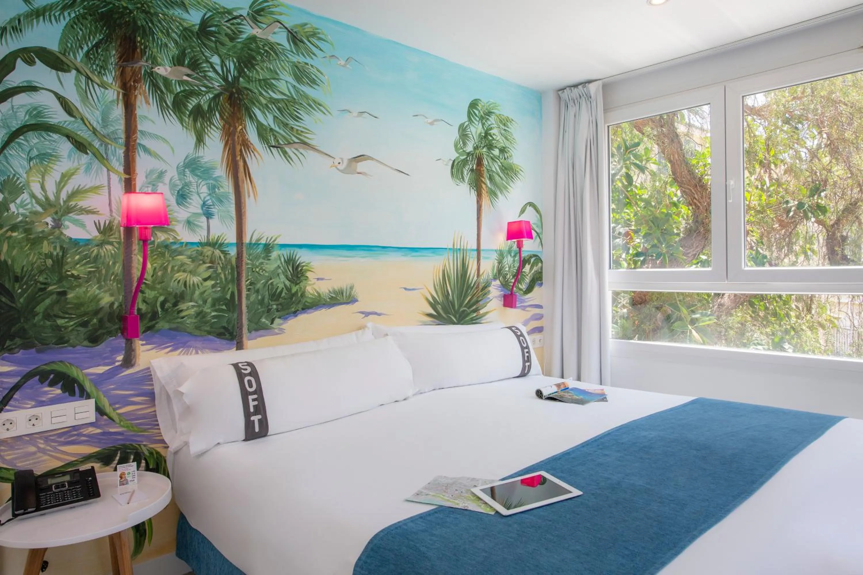 Photo of the whole room, Bed in Casual del Mar Málaga