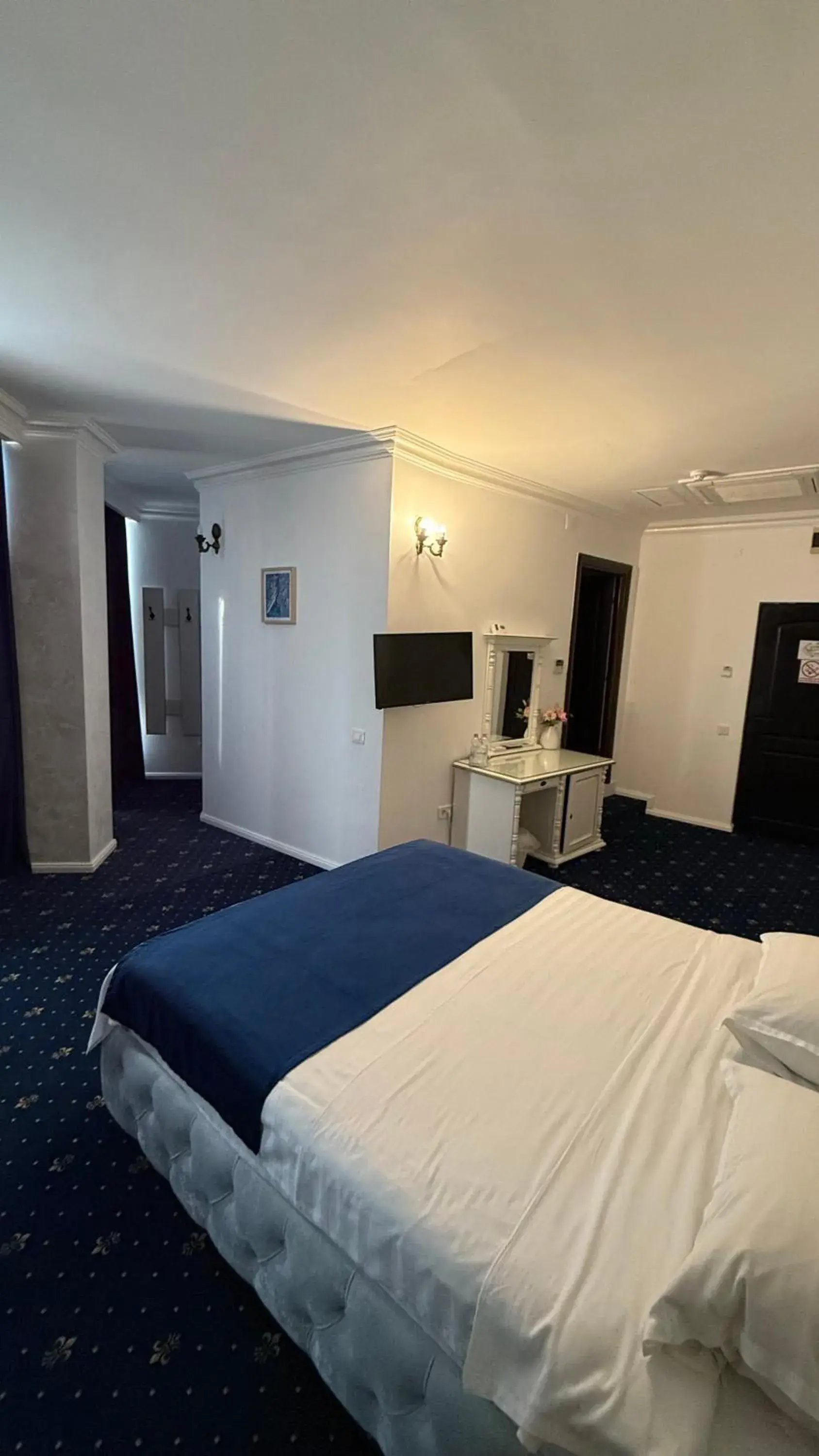Double Room with Spa Bath in Hotel Central Double Room with Spa Bath in Hotel Central