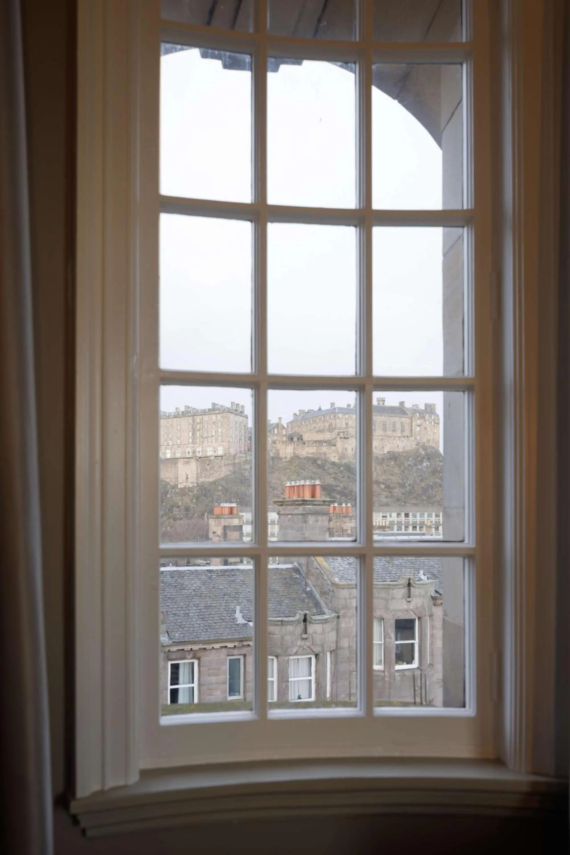Photo of the whole room in Doubletree by Hilton Edinburgh City Centre