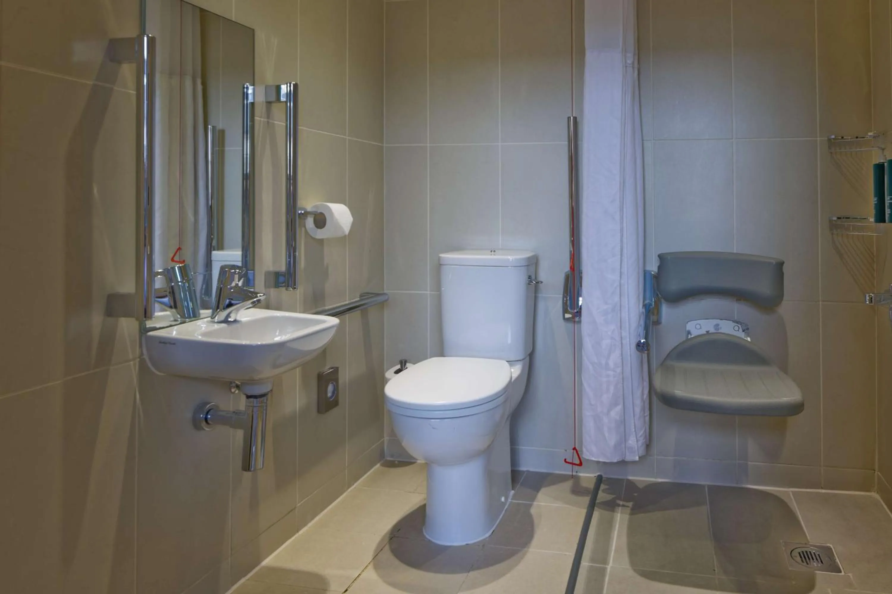 Bathroom in Doubletree by Hilton Edinburgh City Centre