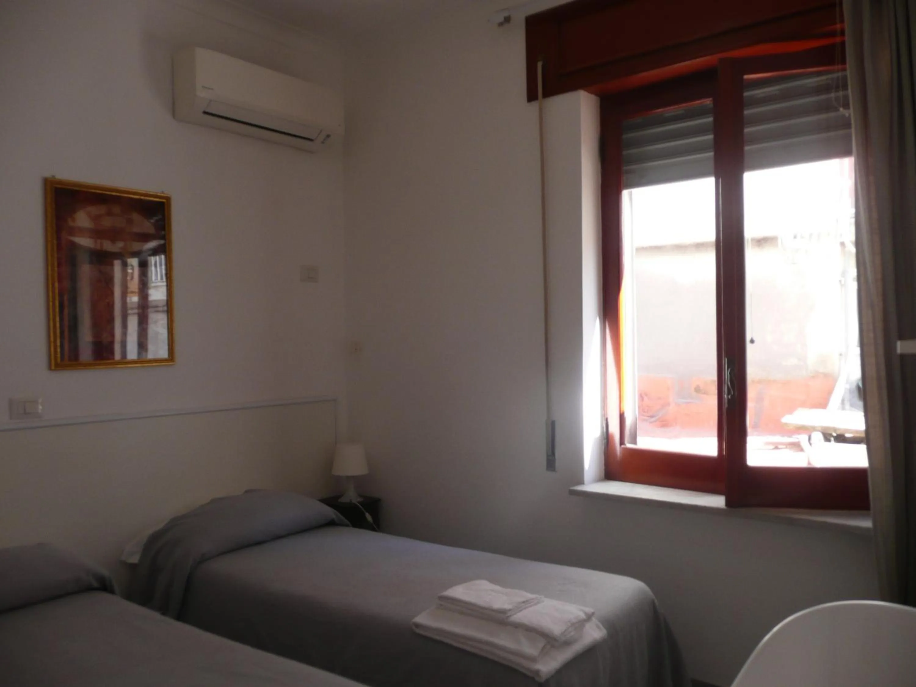 Bedroom, Bed in Garden House Ercolano