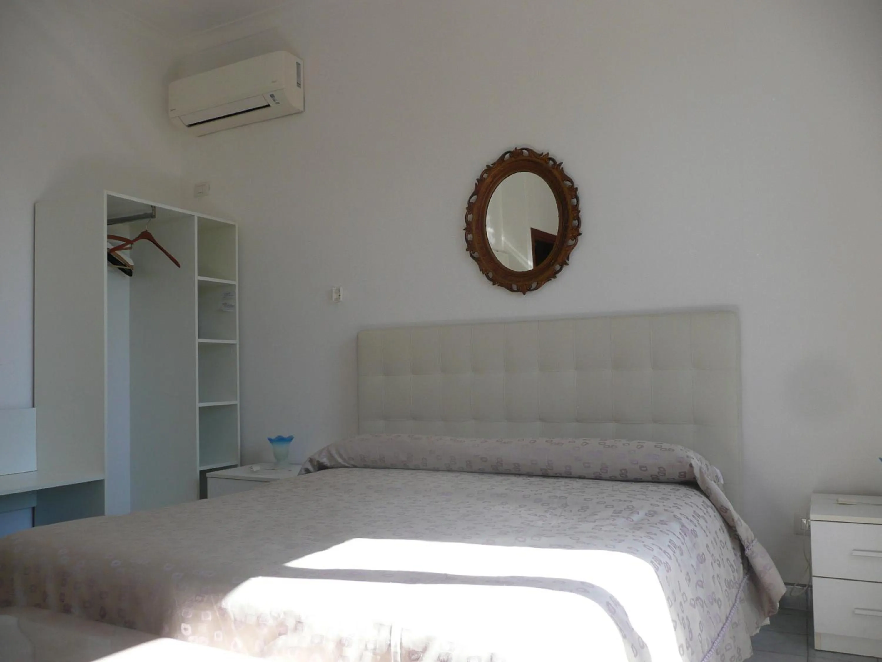 Bedroom, Bed in Garden House Ercolano