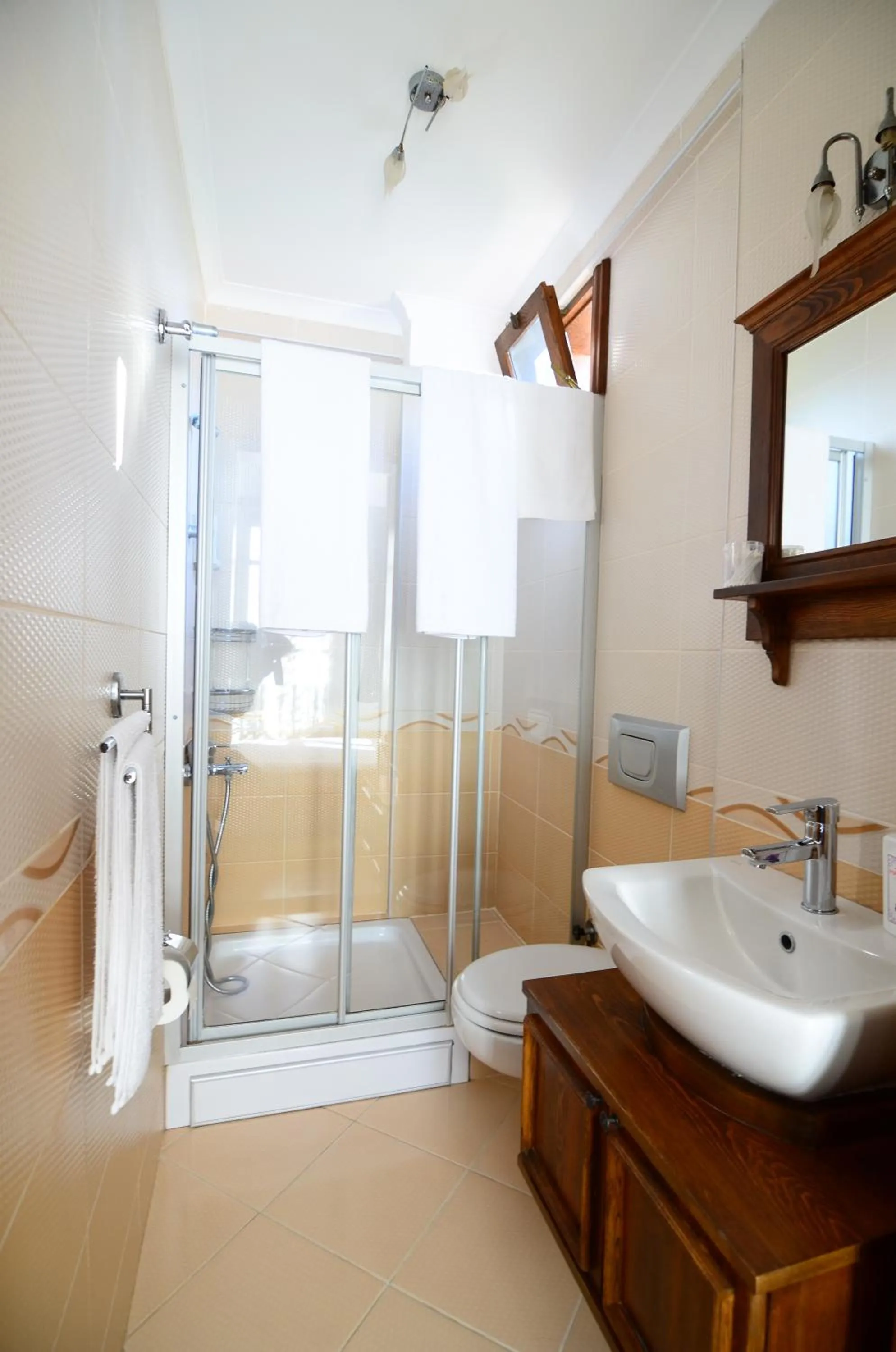 Shower in Ayışığı Hotel